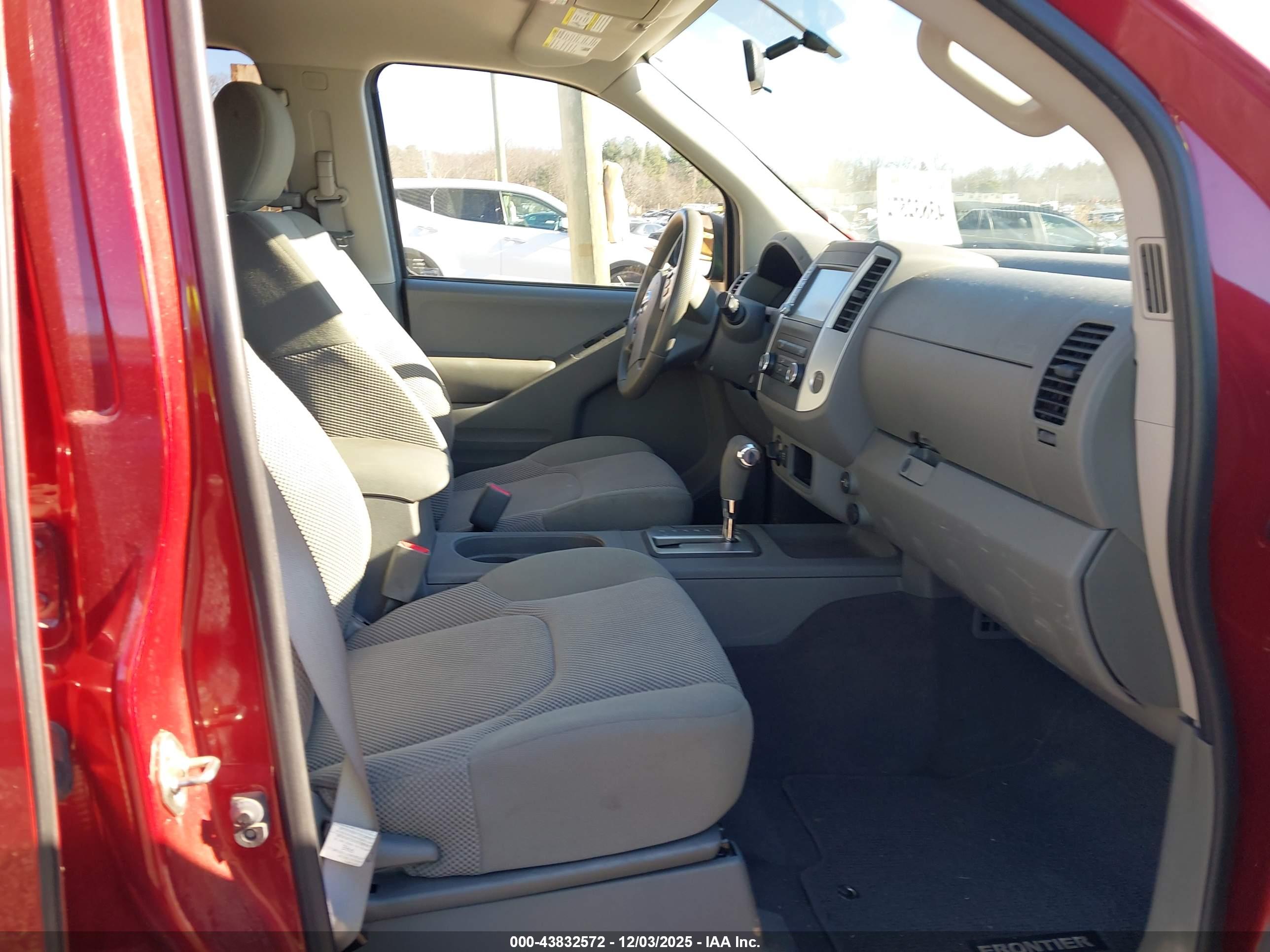 NISSAN FRONTIER image 5