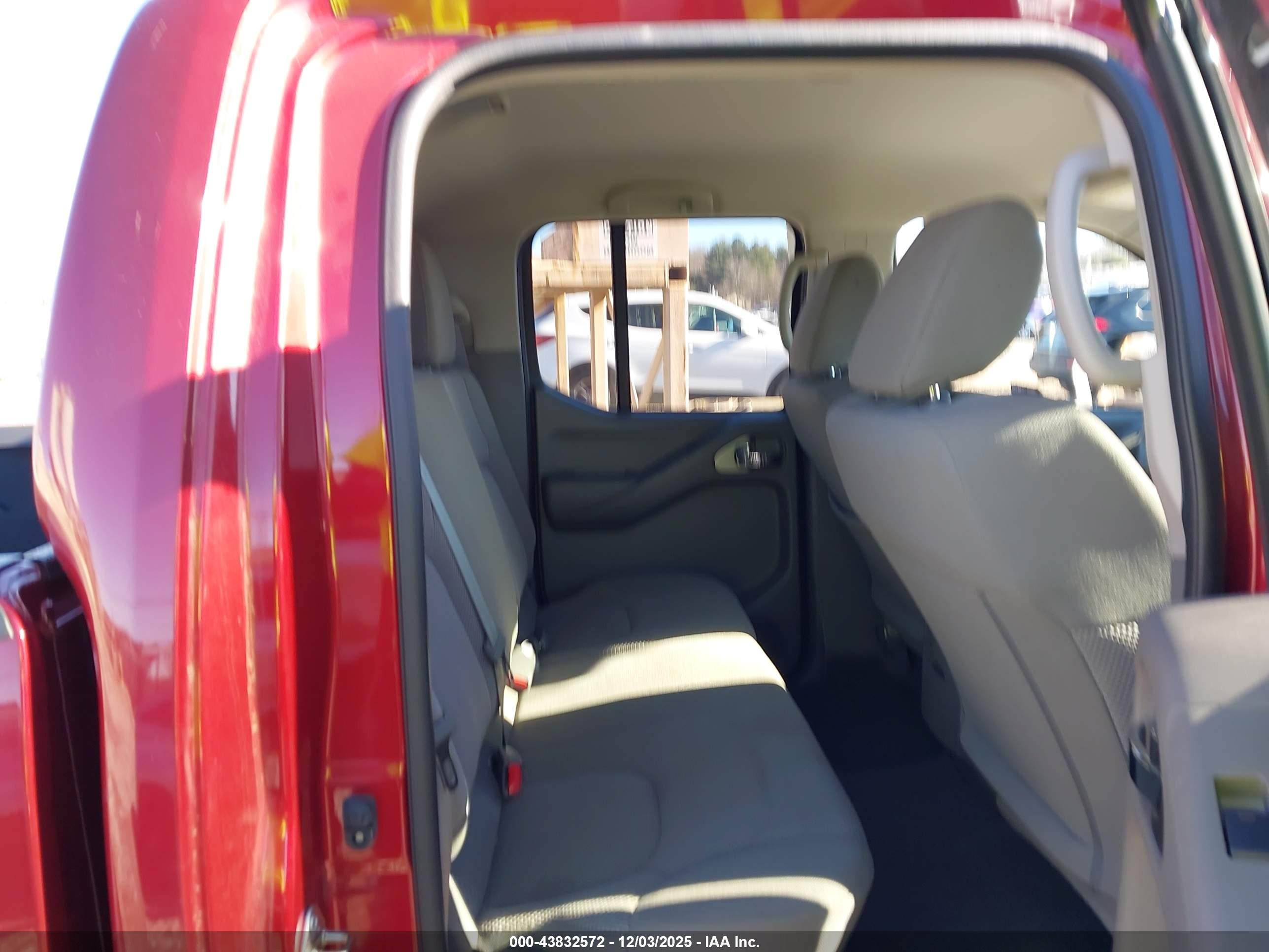 NISSAN FRONTIER image 8