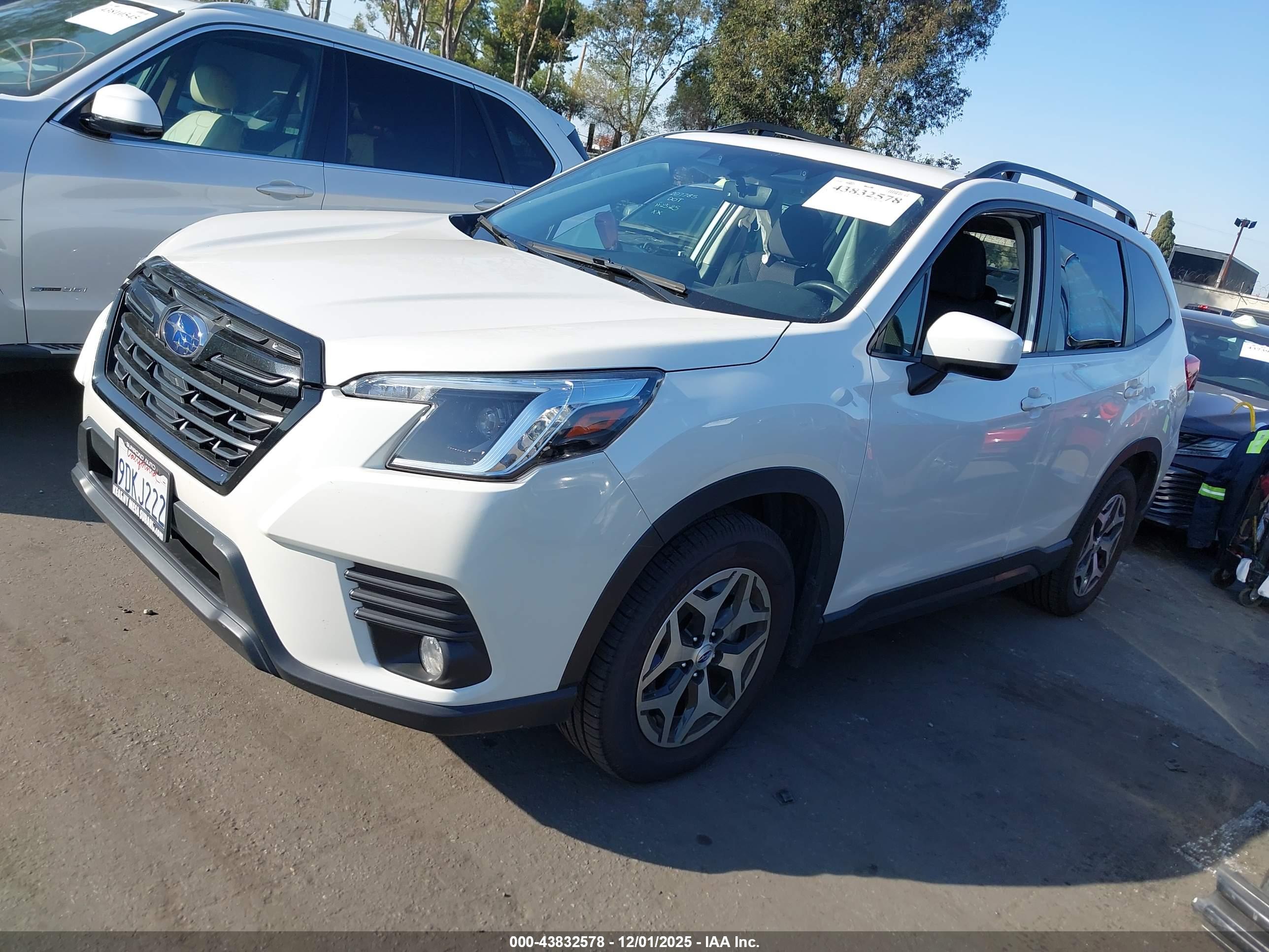 SUBARU FORESTER image 2