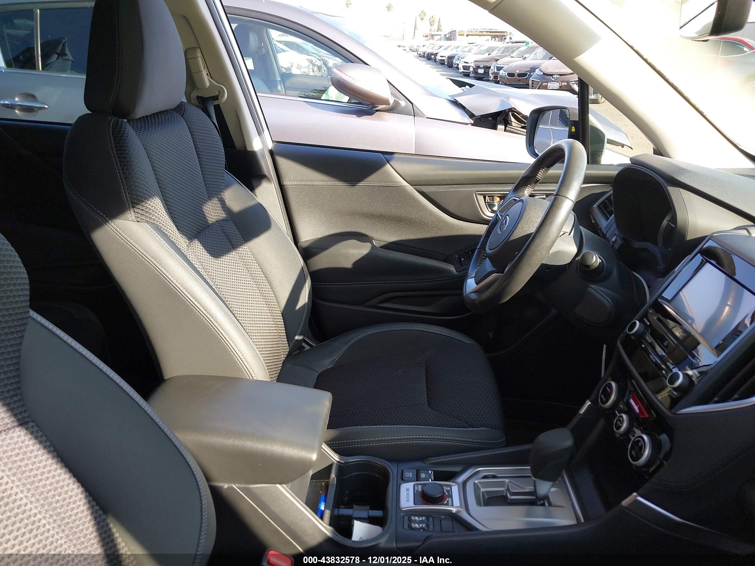SUBARU FORESTER image 5