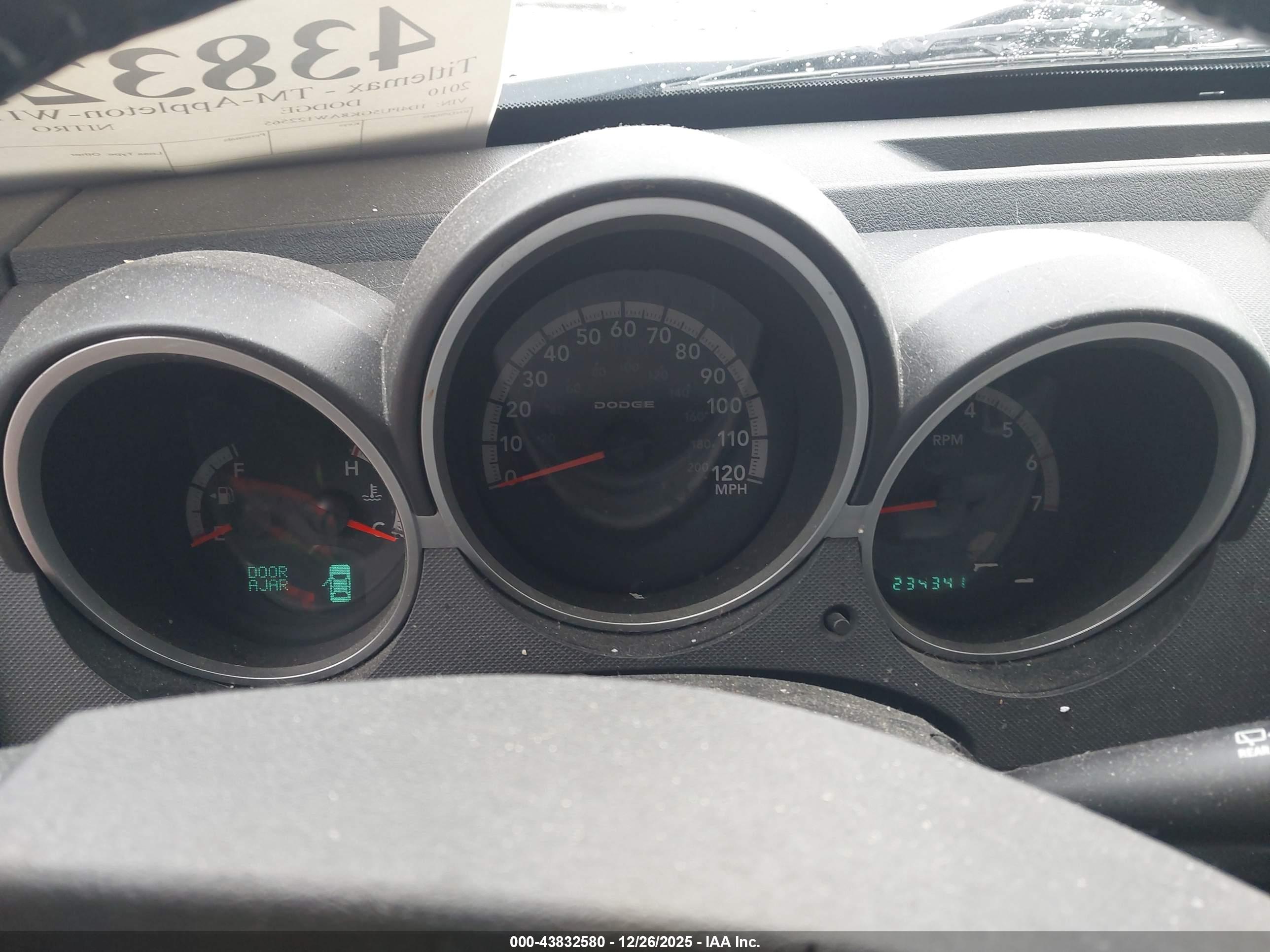 DODGE NITRO image 7