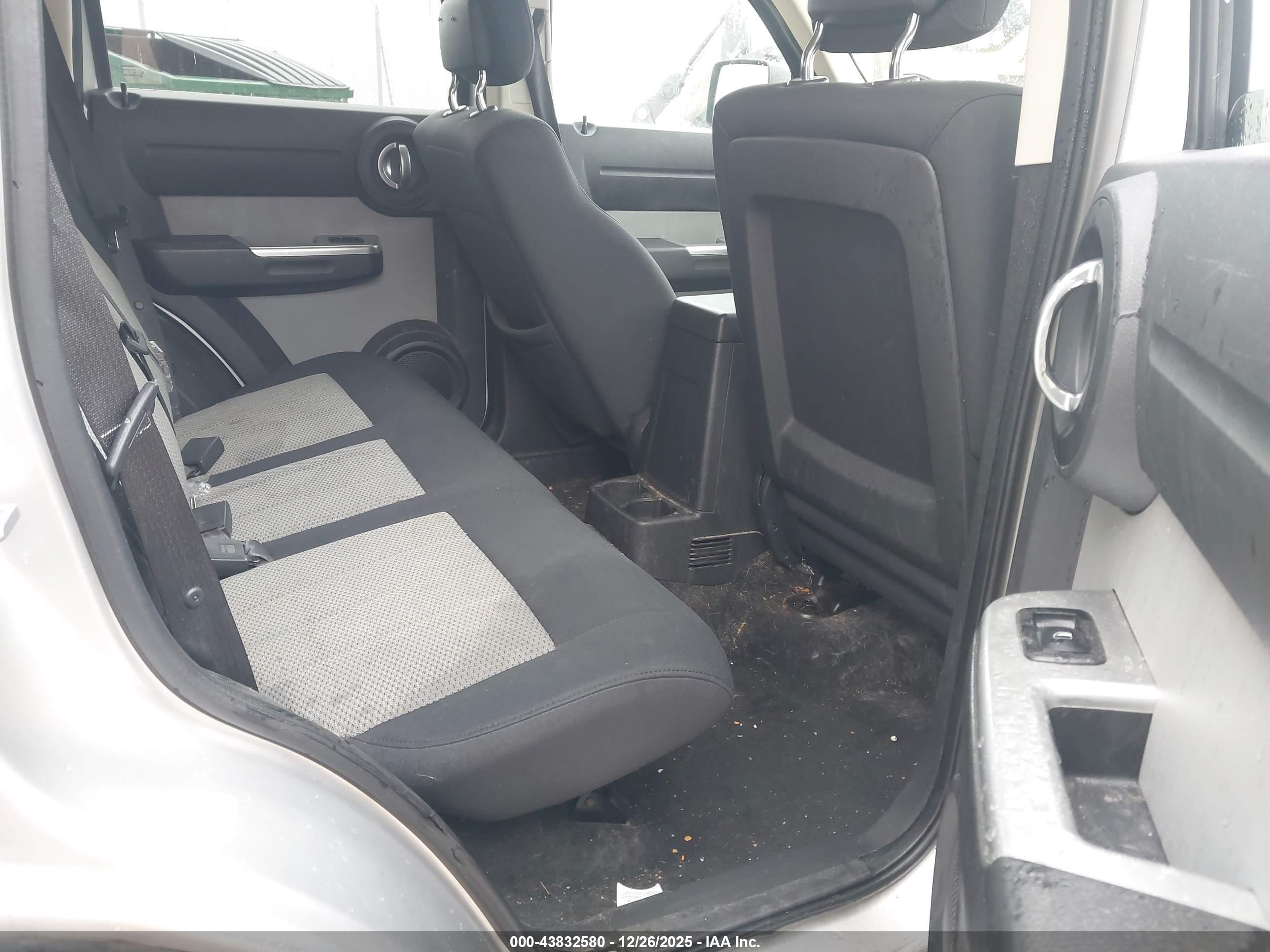 DODGE NITRO image 8