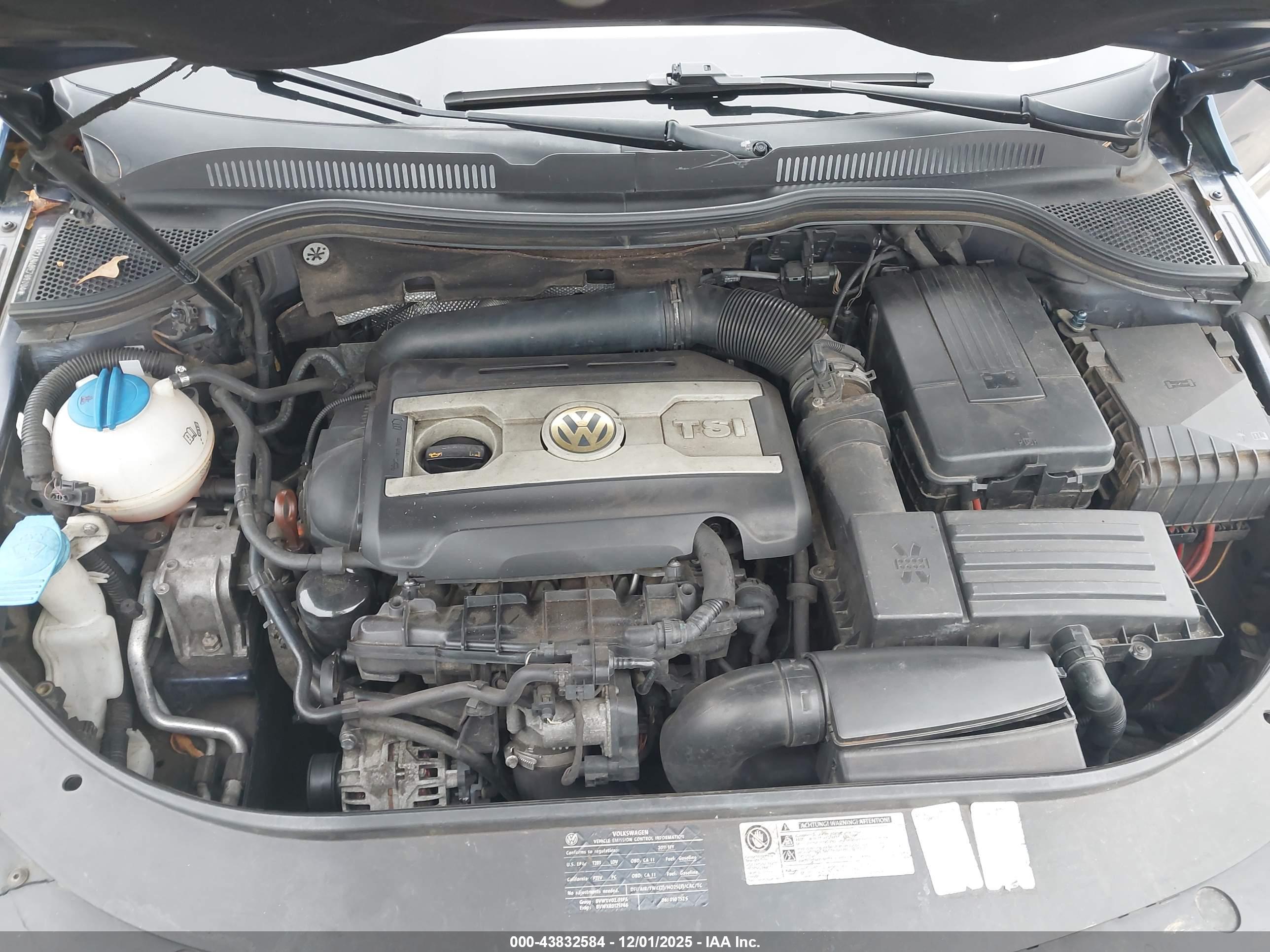 VOLKSWAGEN CC image 10