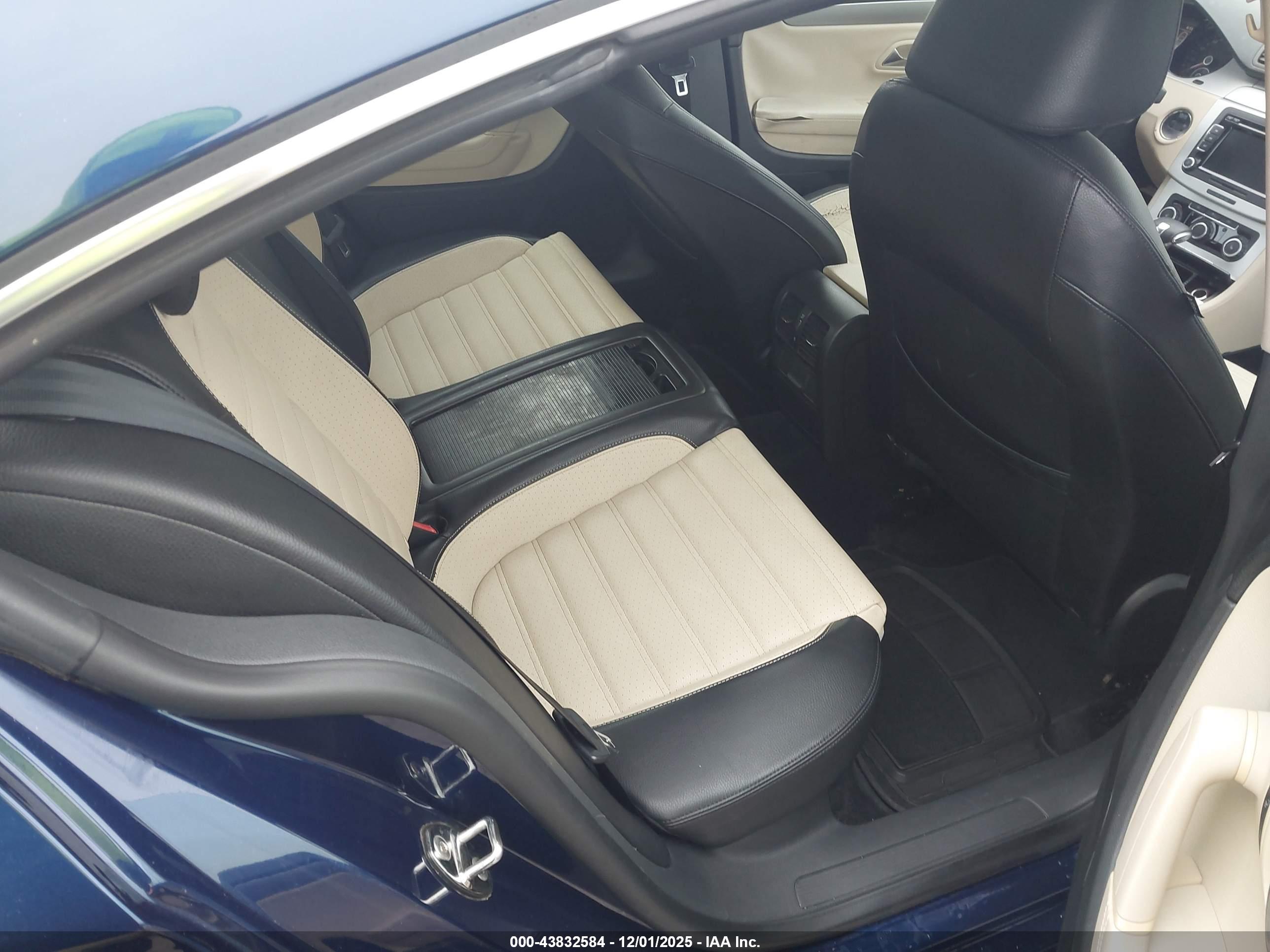 VOLKSWAGEN CC image 8