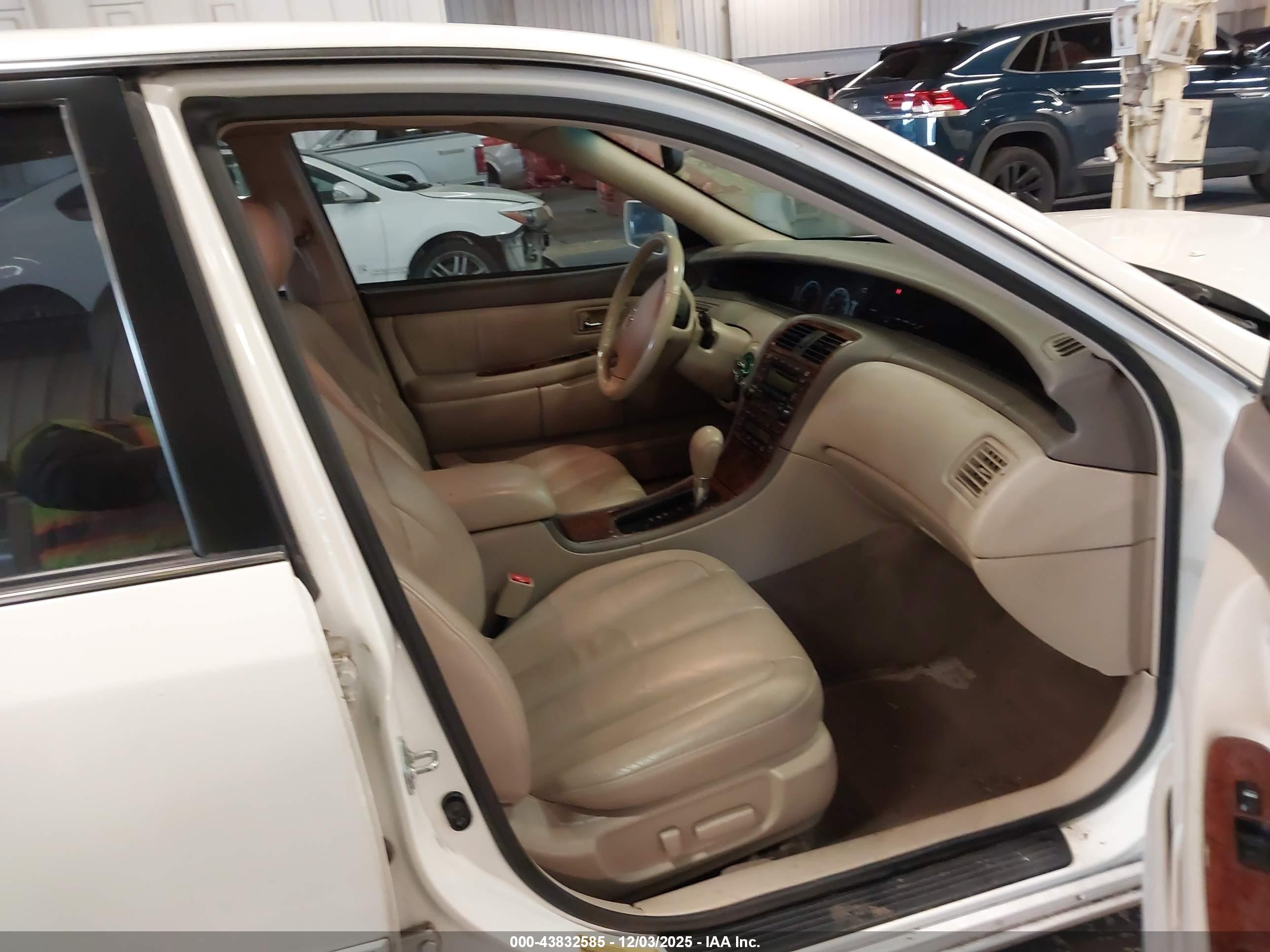 TOYOTA AVALON image 5