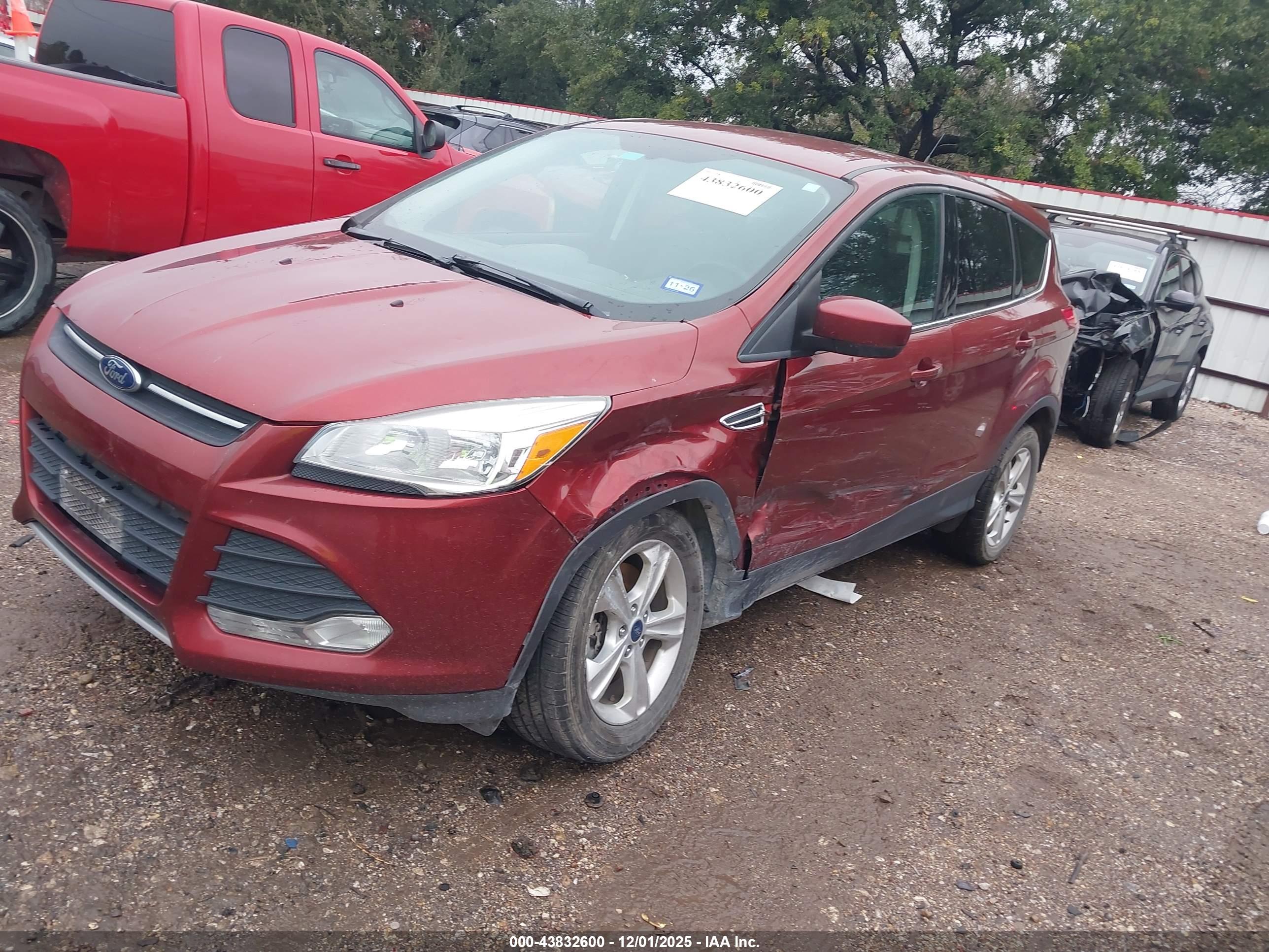 FORD ESCAPE image 2