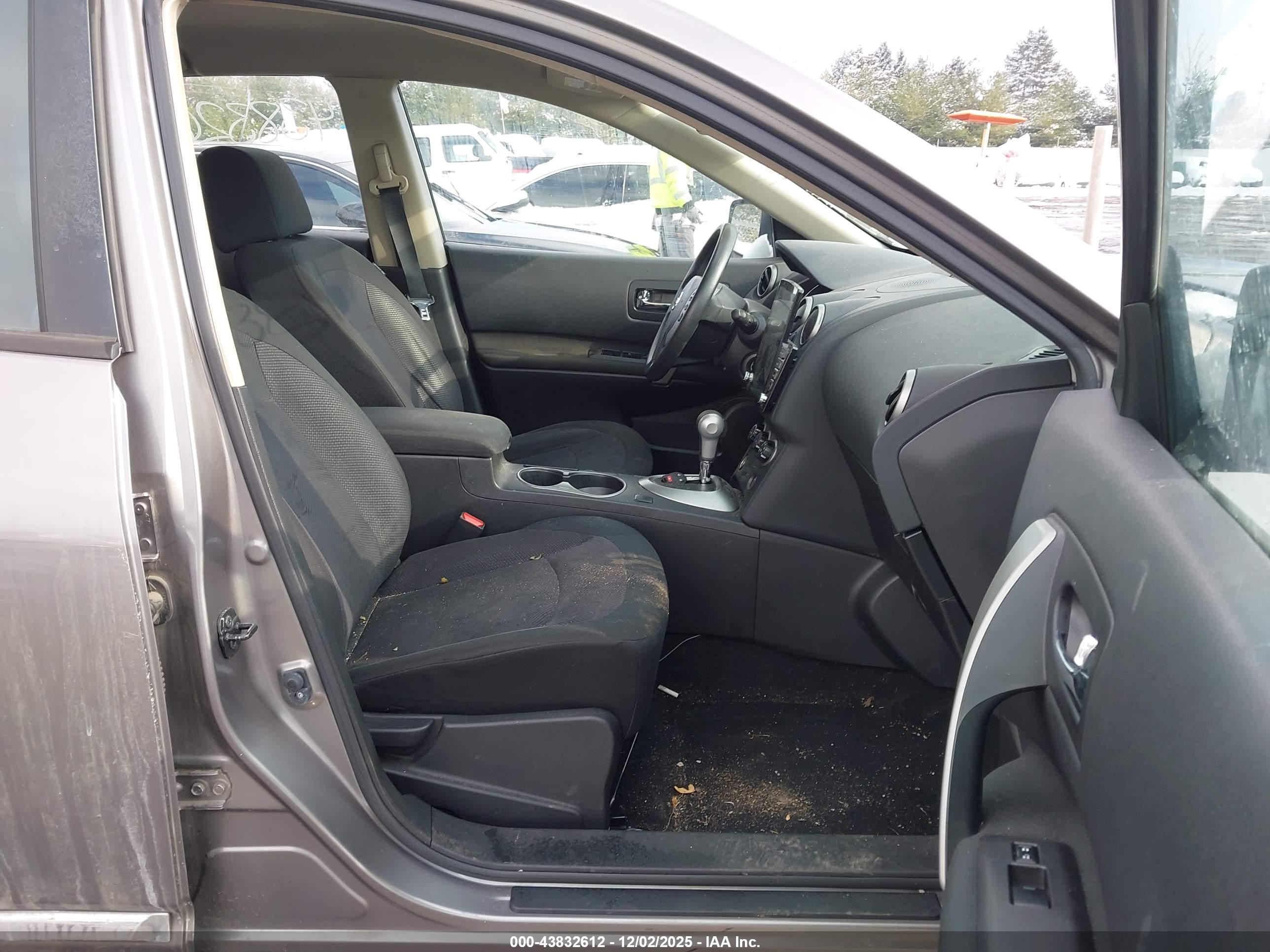 NISSAN ROGUE image 5