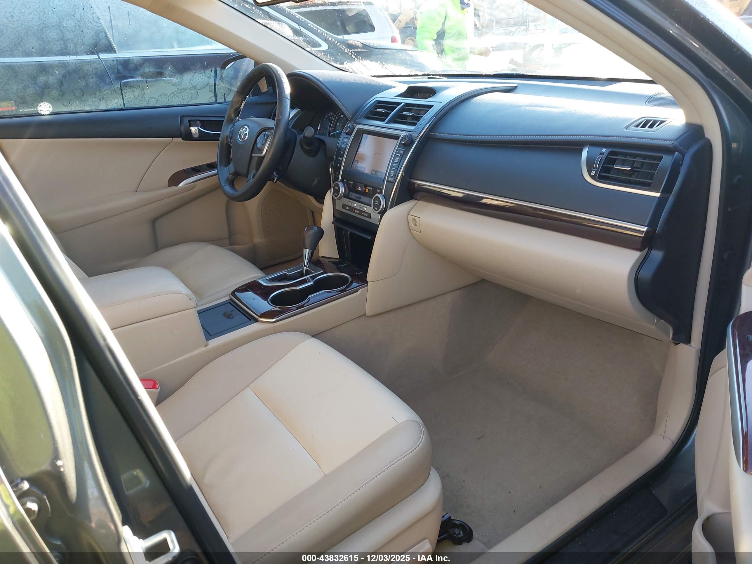 TOYOTA CAMRY image 5