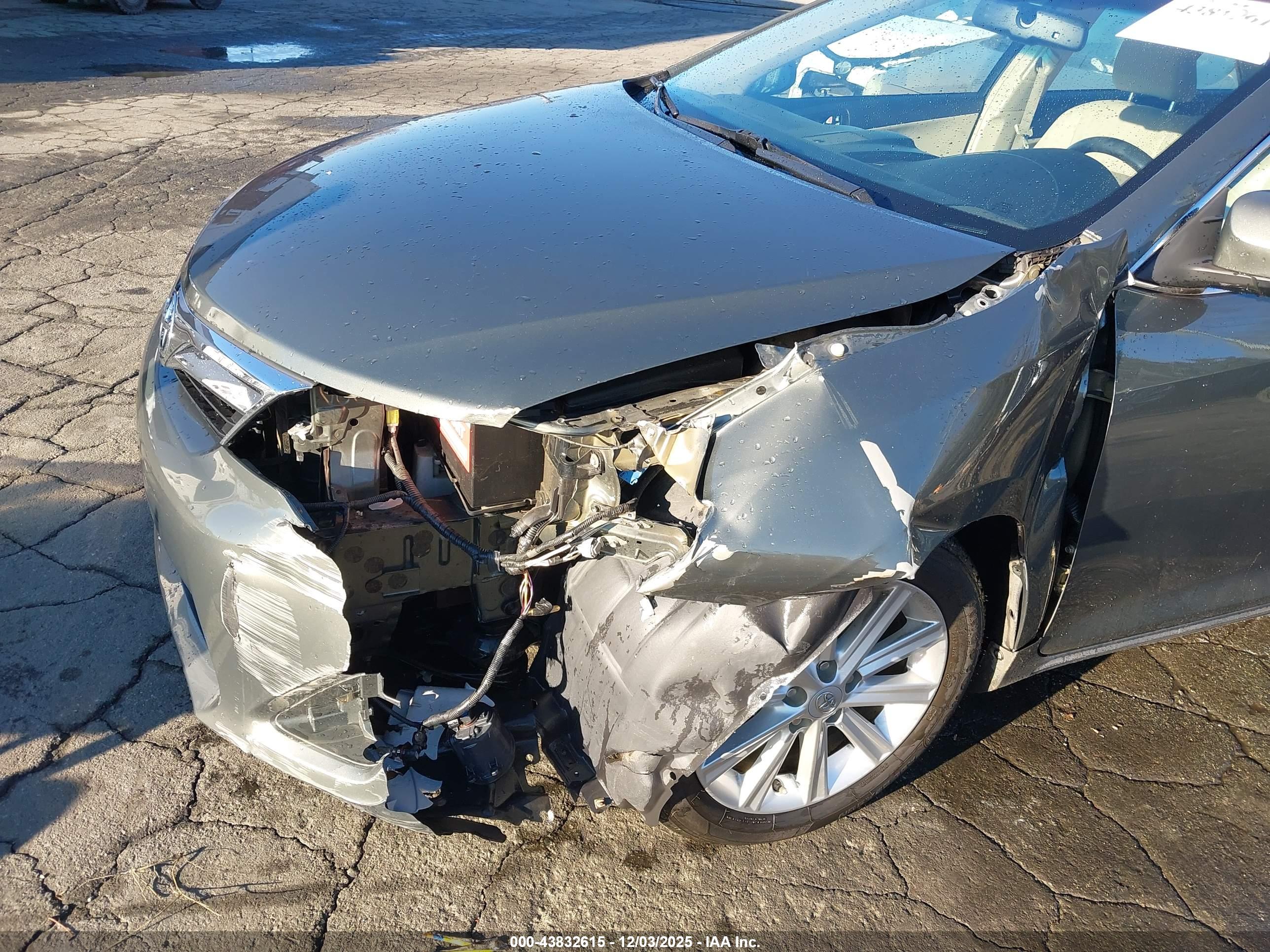 TOYOTA CAMRY image 6