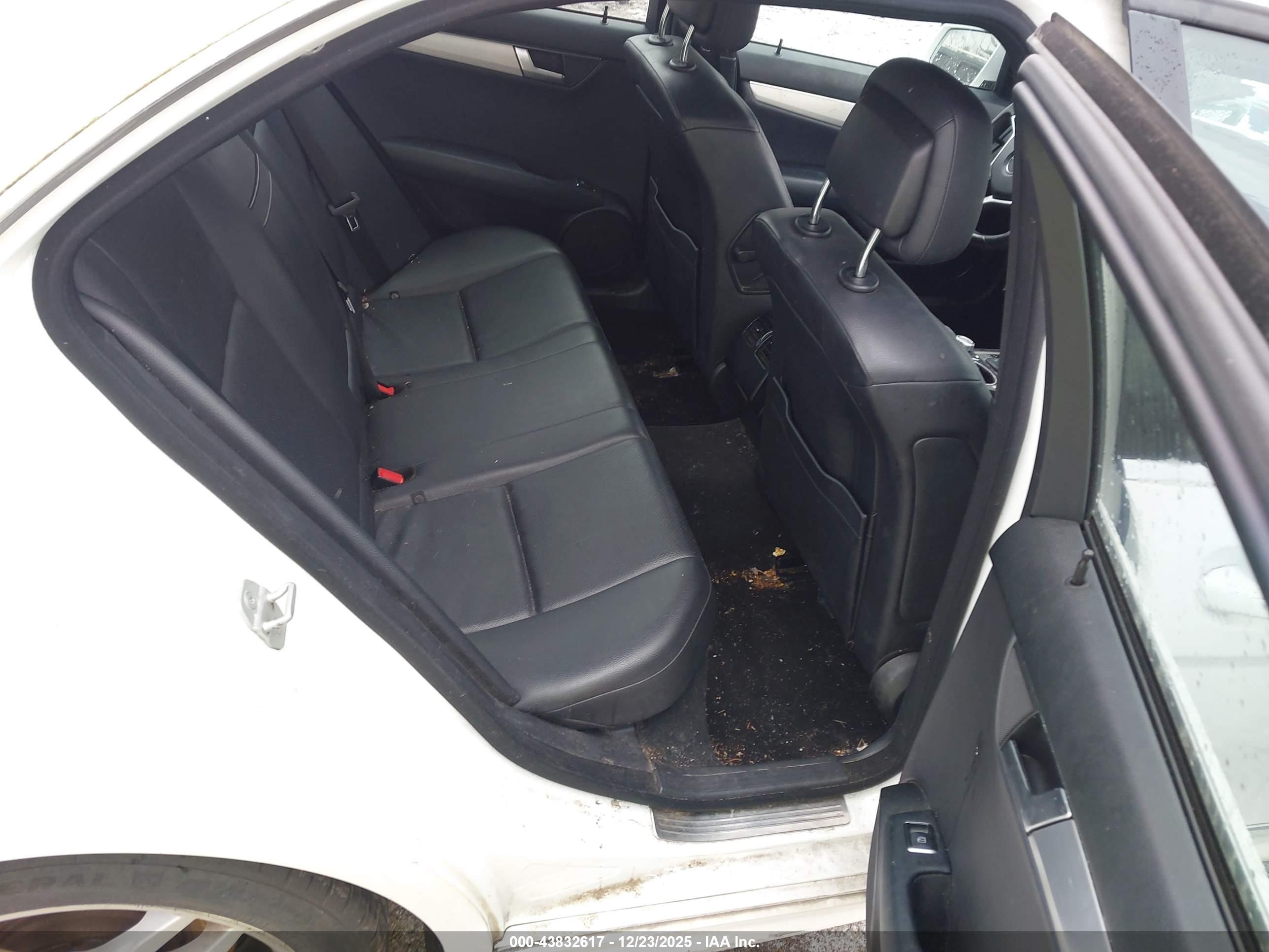 MERCEDES-BENZ C image 8