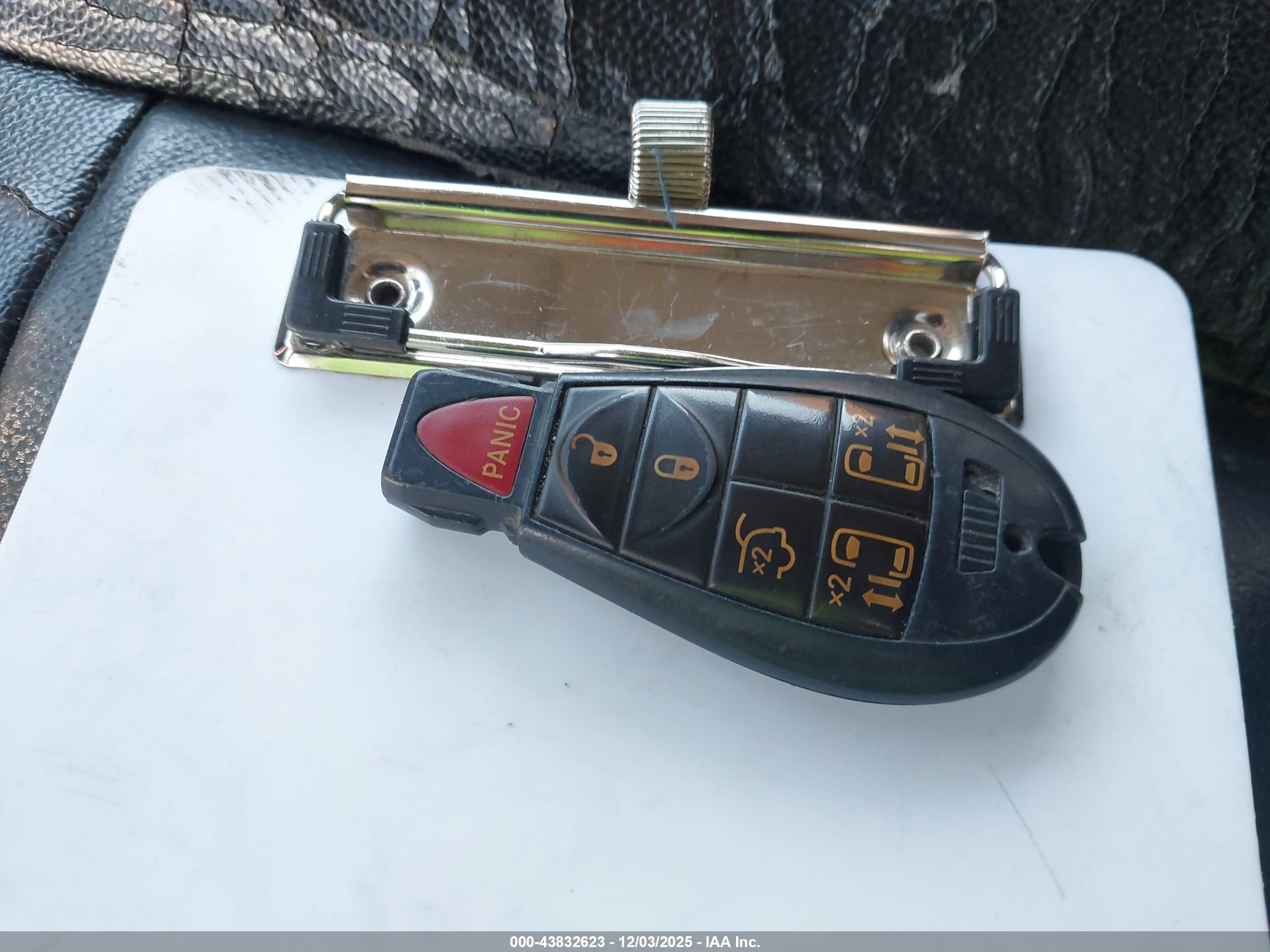 CHRYSLER TOWN image 11