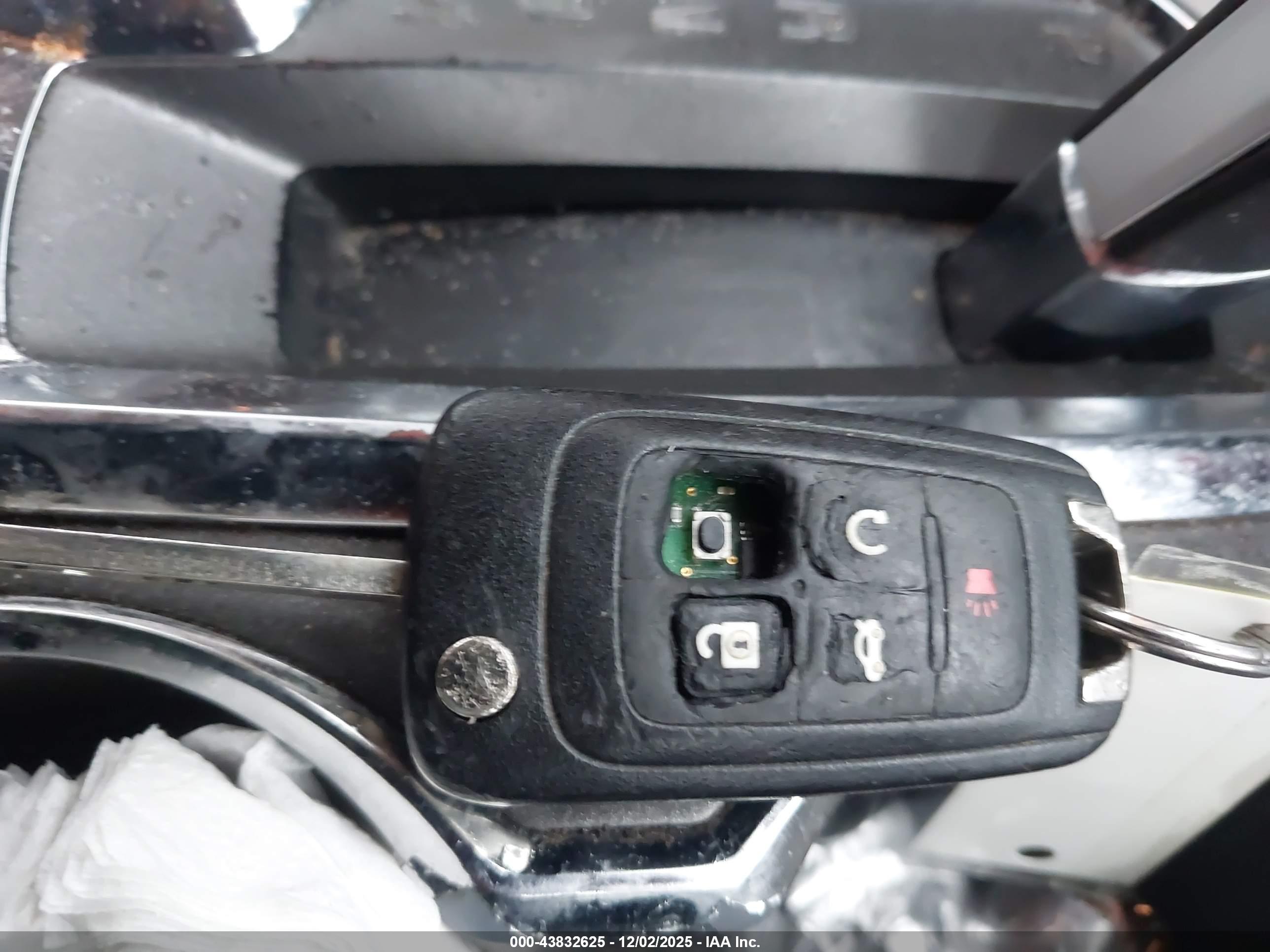 GMC TERRAIN image 11