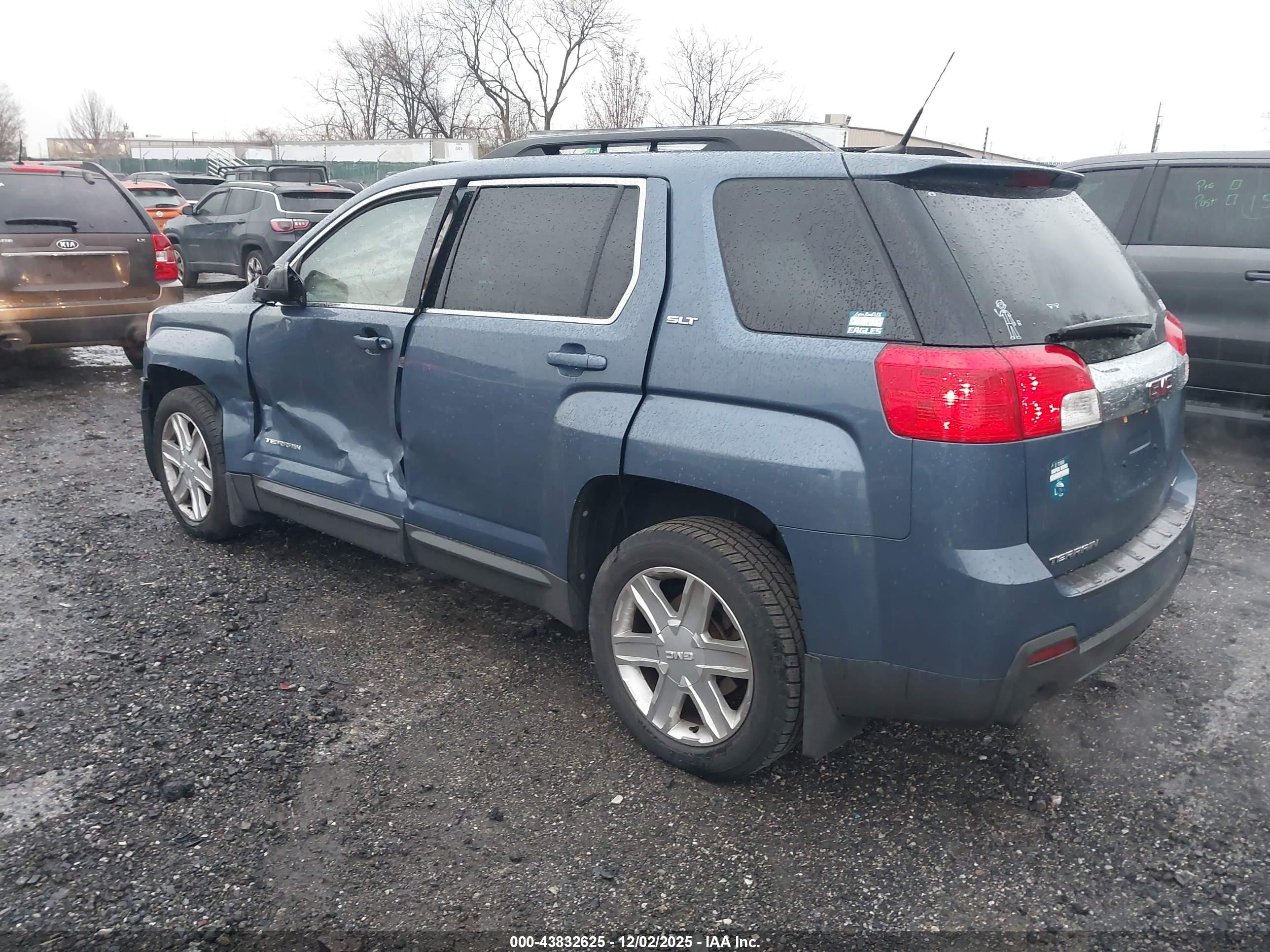 GMC TERRAIN image 3