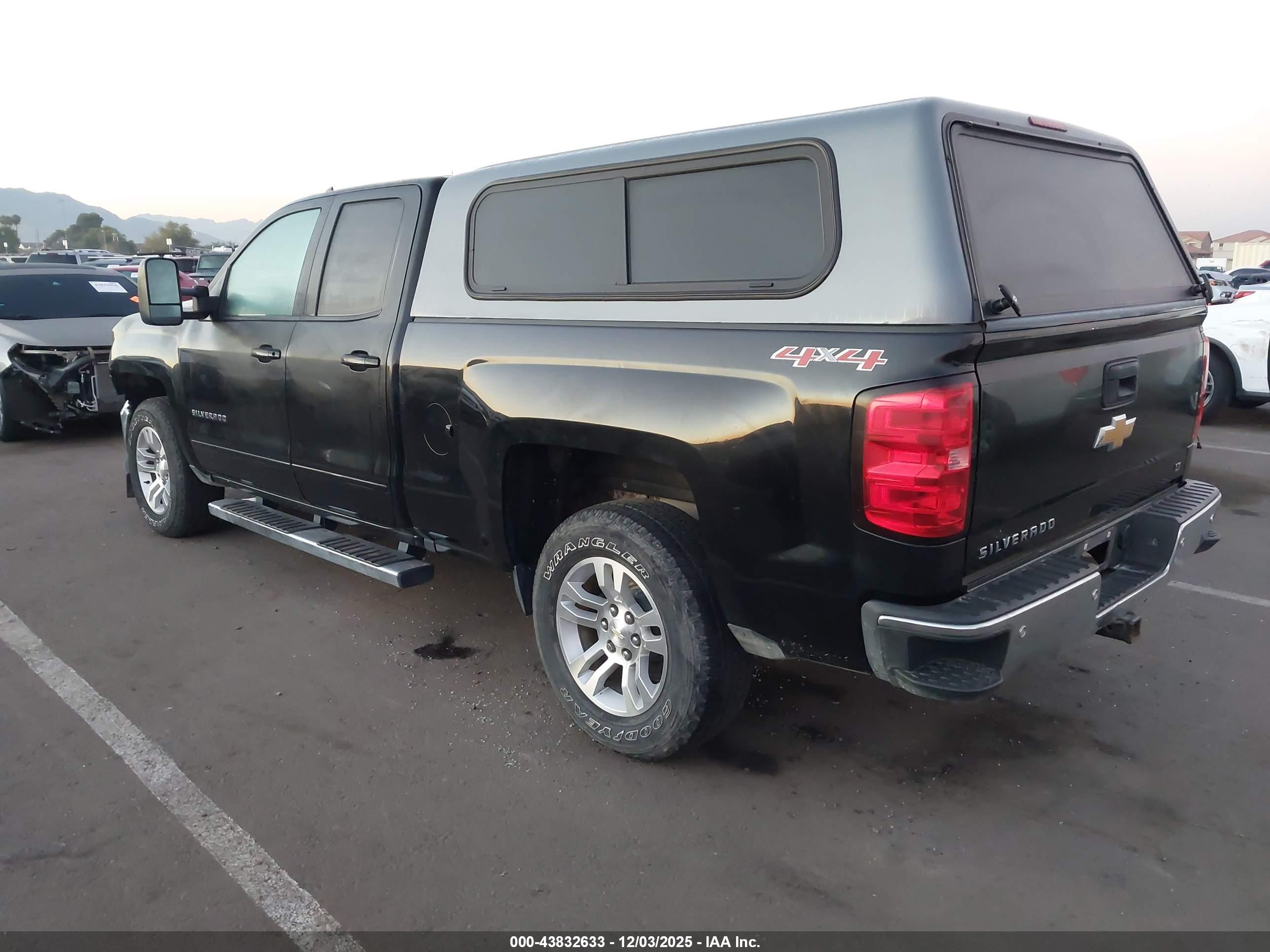 CHEVROLET SILVERADO image 3