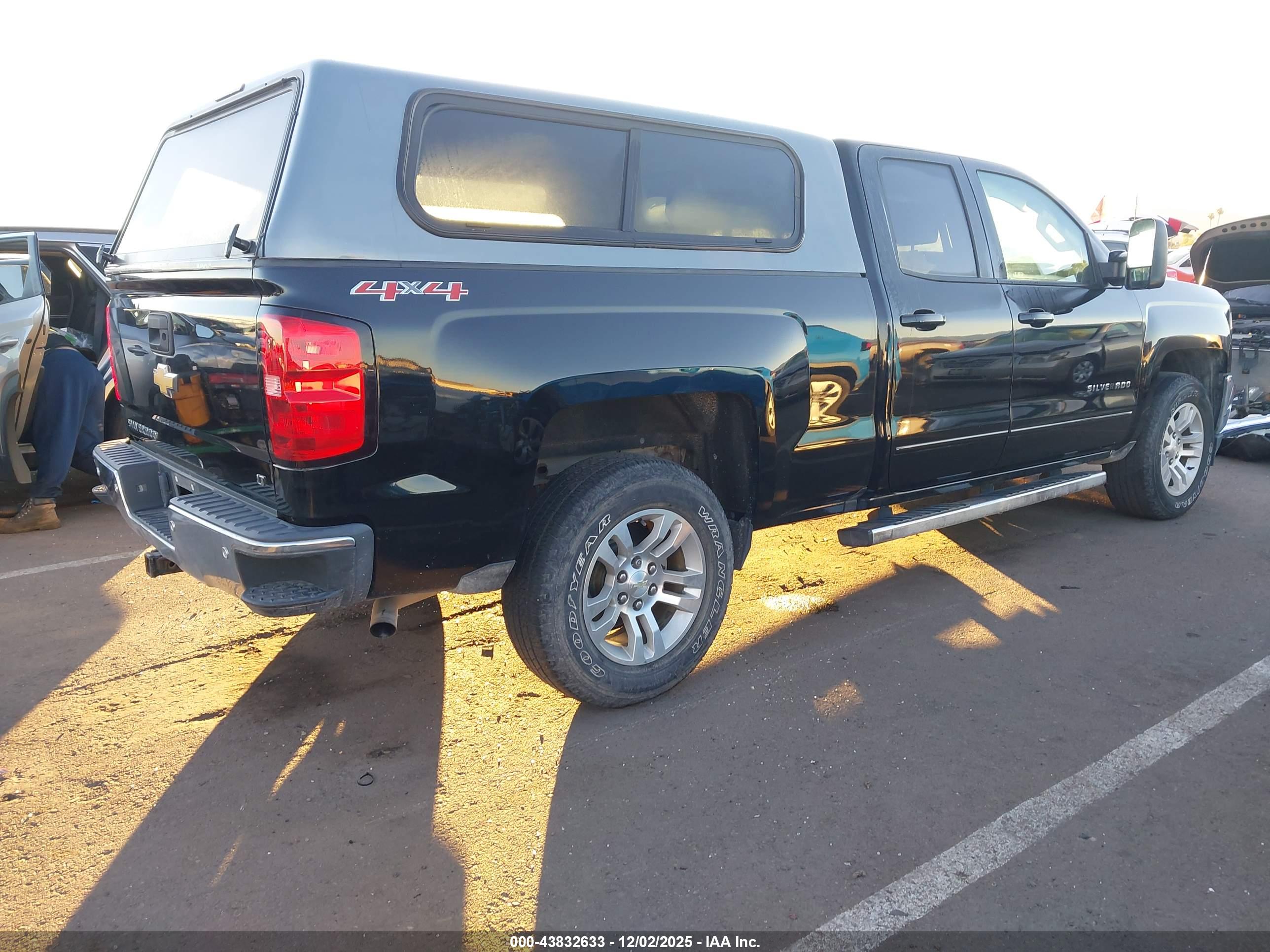 CHEVROLET SILVERADO image 4