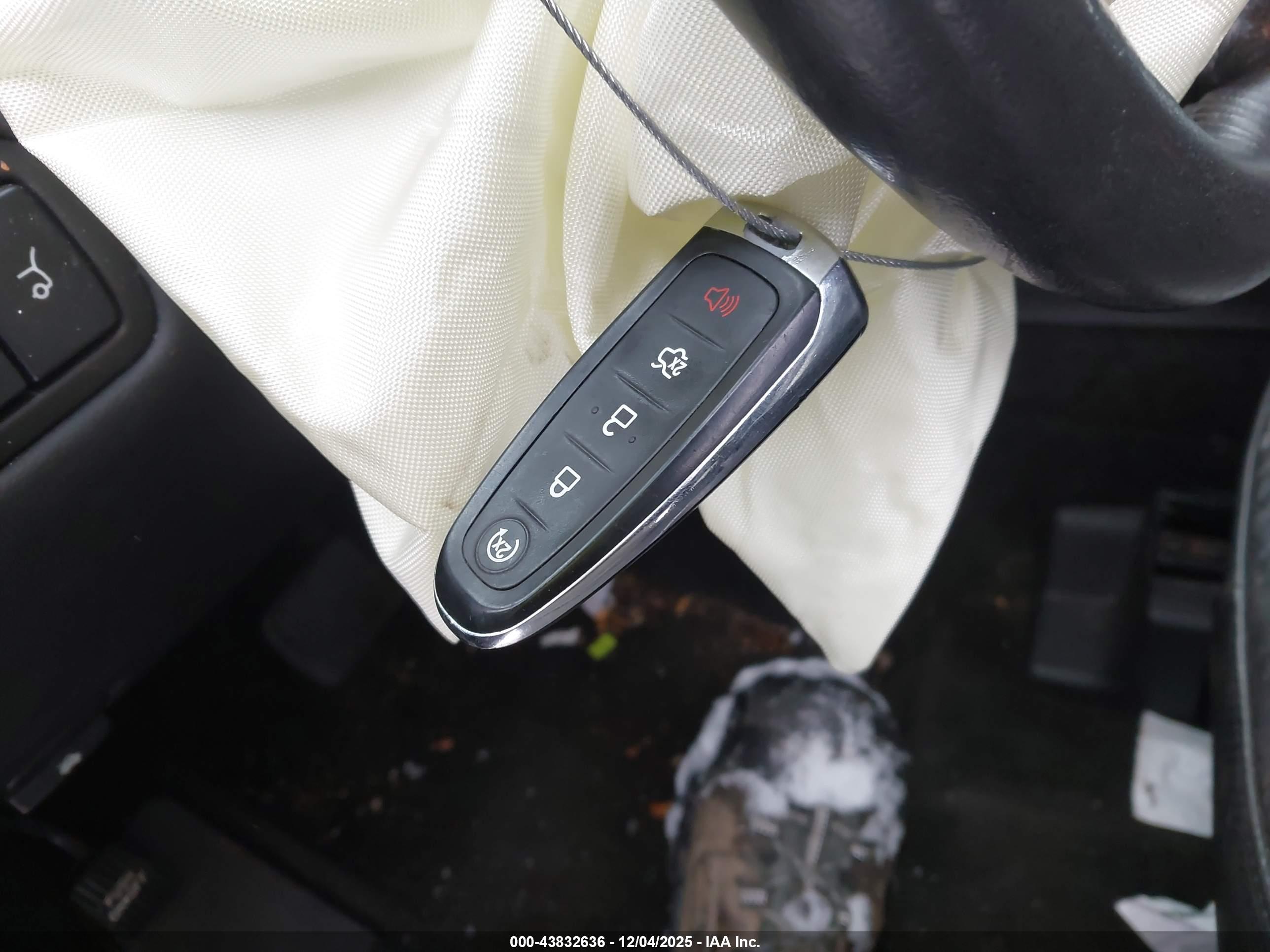 LINCOLN MKT image 11