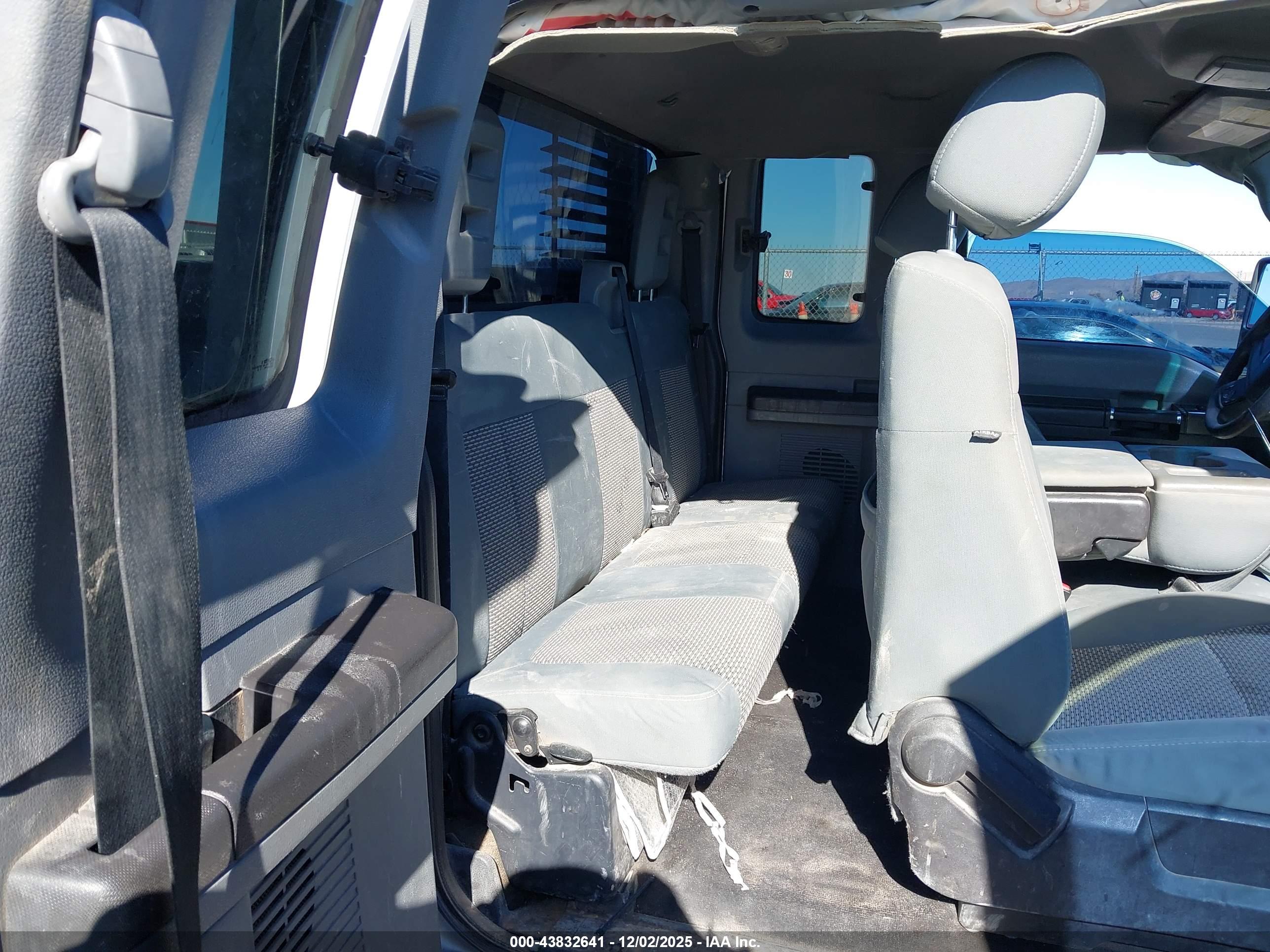 FORD F-250 image 8