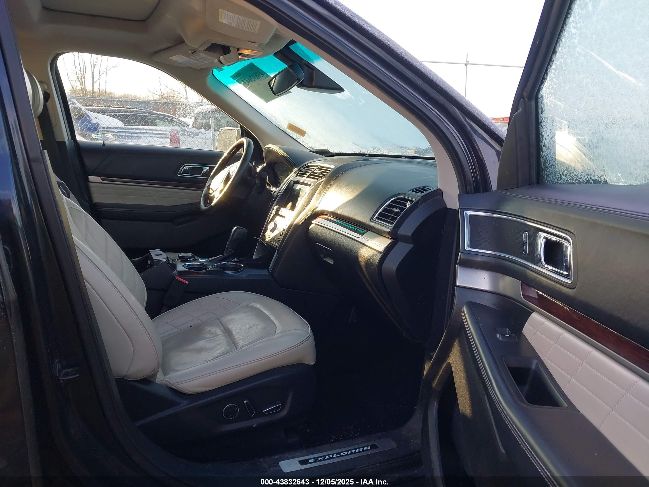 FORD EXPLORER image 5