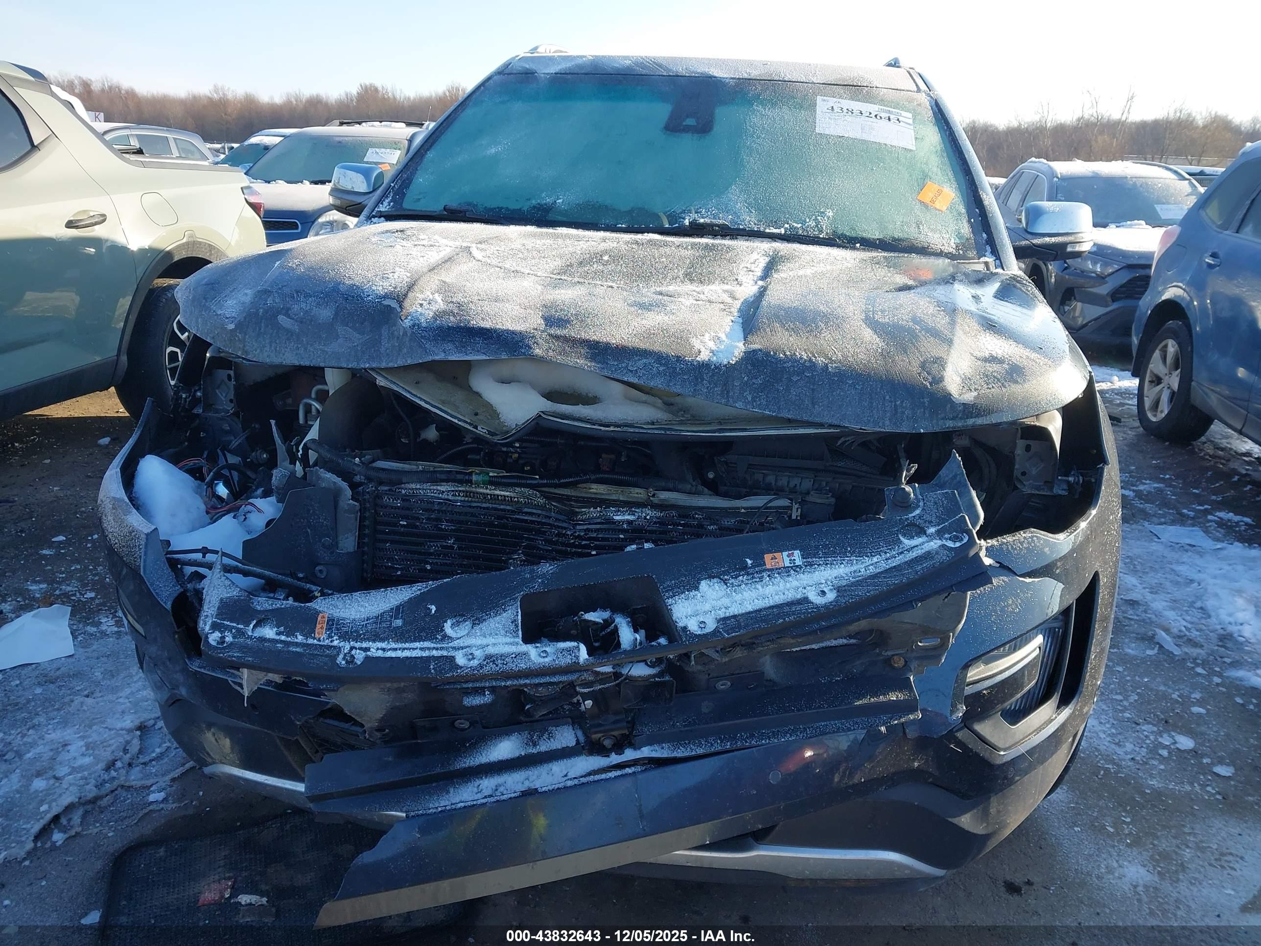 FORD EXPLORER image 6