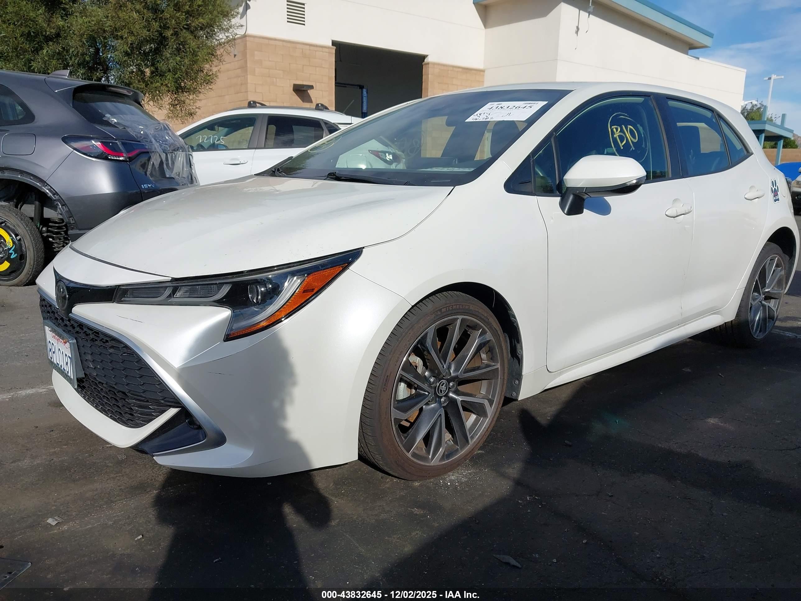 TOYOTA COROLLA image 2