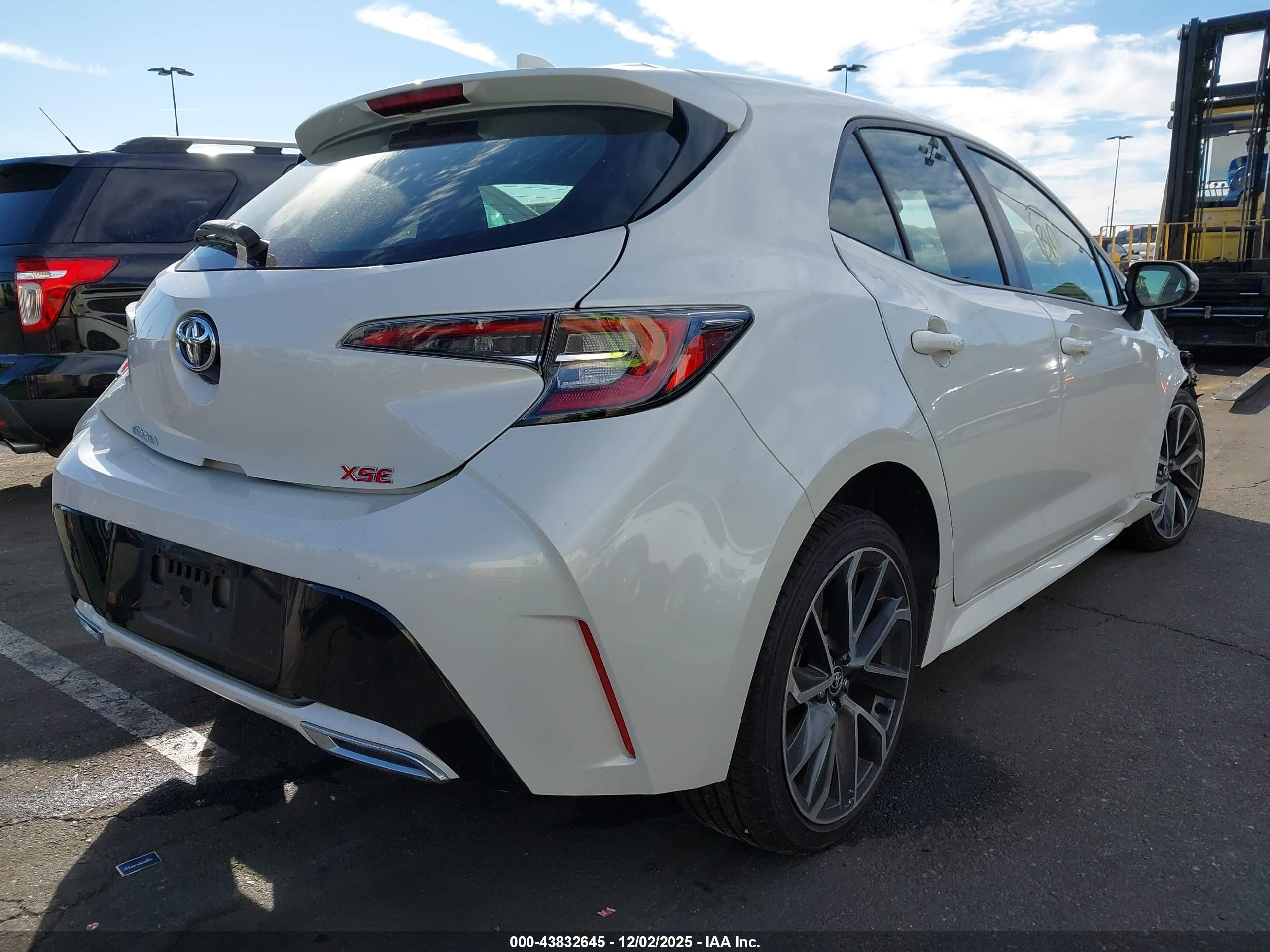 TOYOTA COROLLA image 4