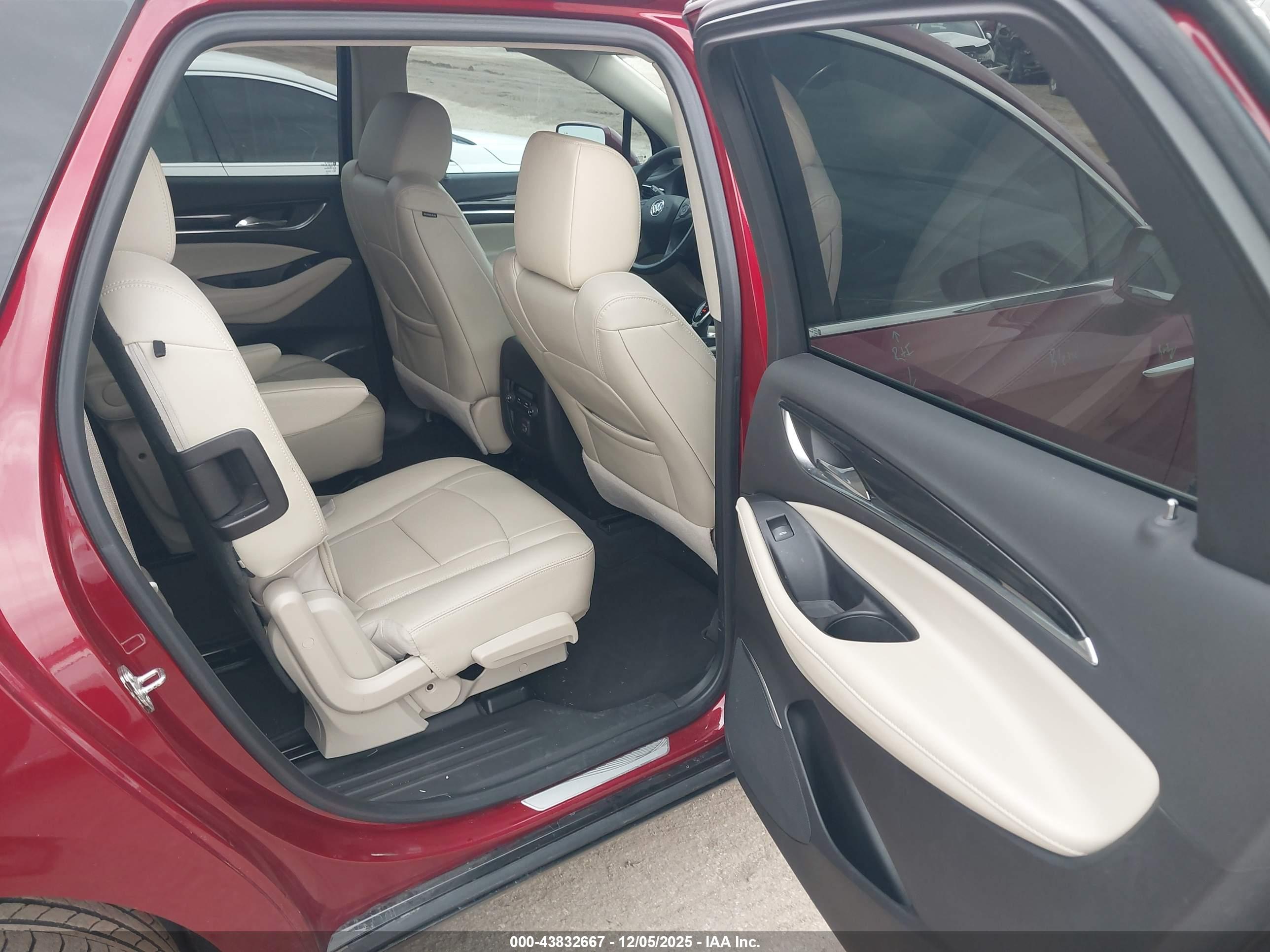 BUICK ENCLAVE image 8