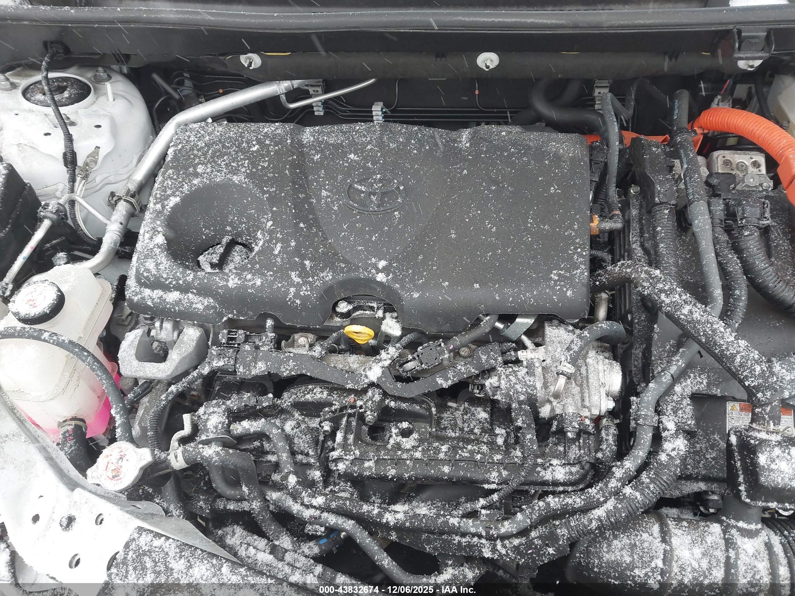 TOYOTA RAV4 image 10