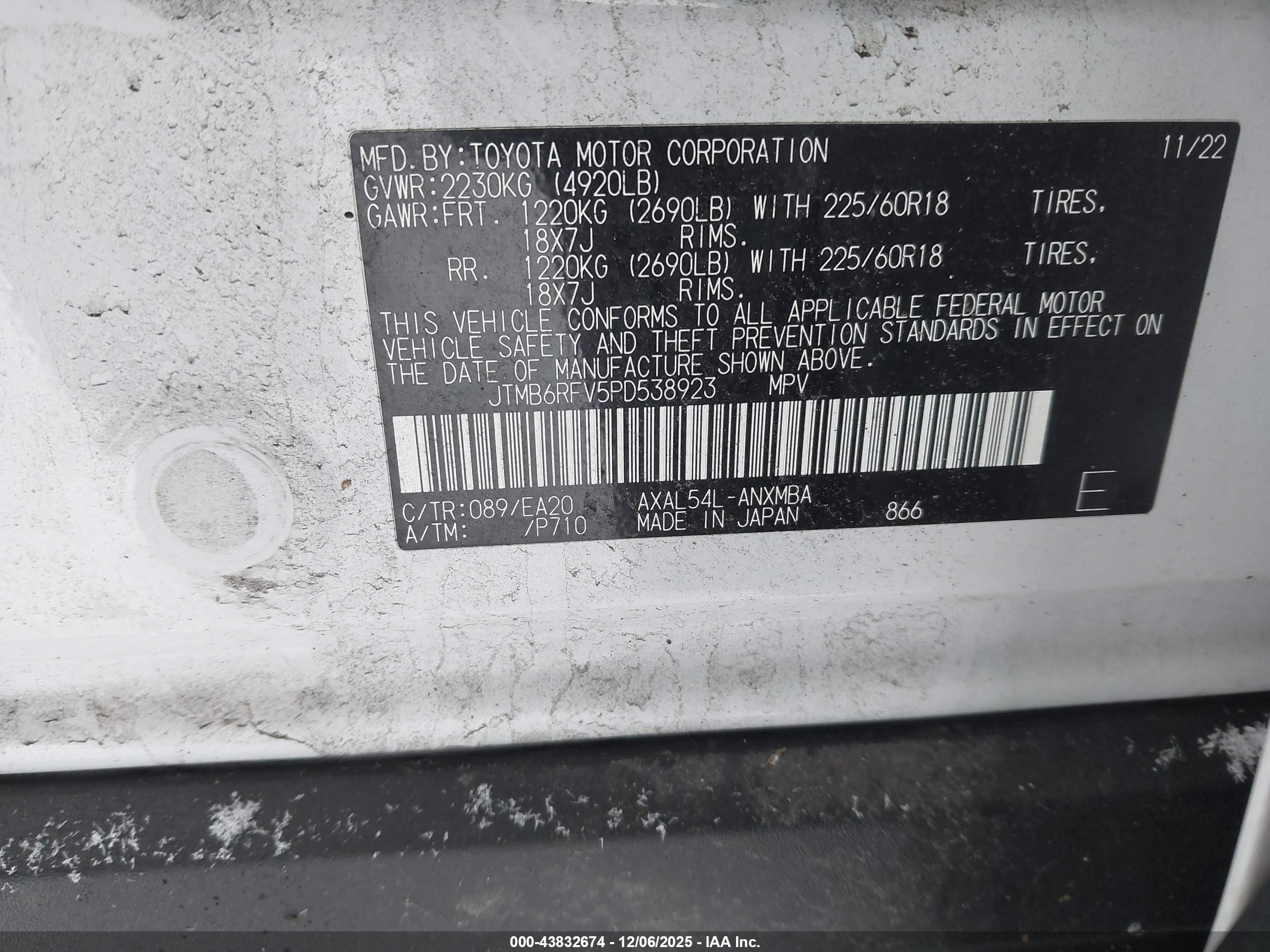 TOYOTA RAV4 image 9