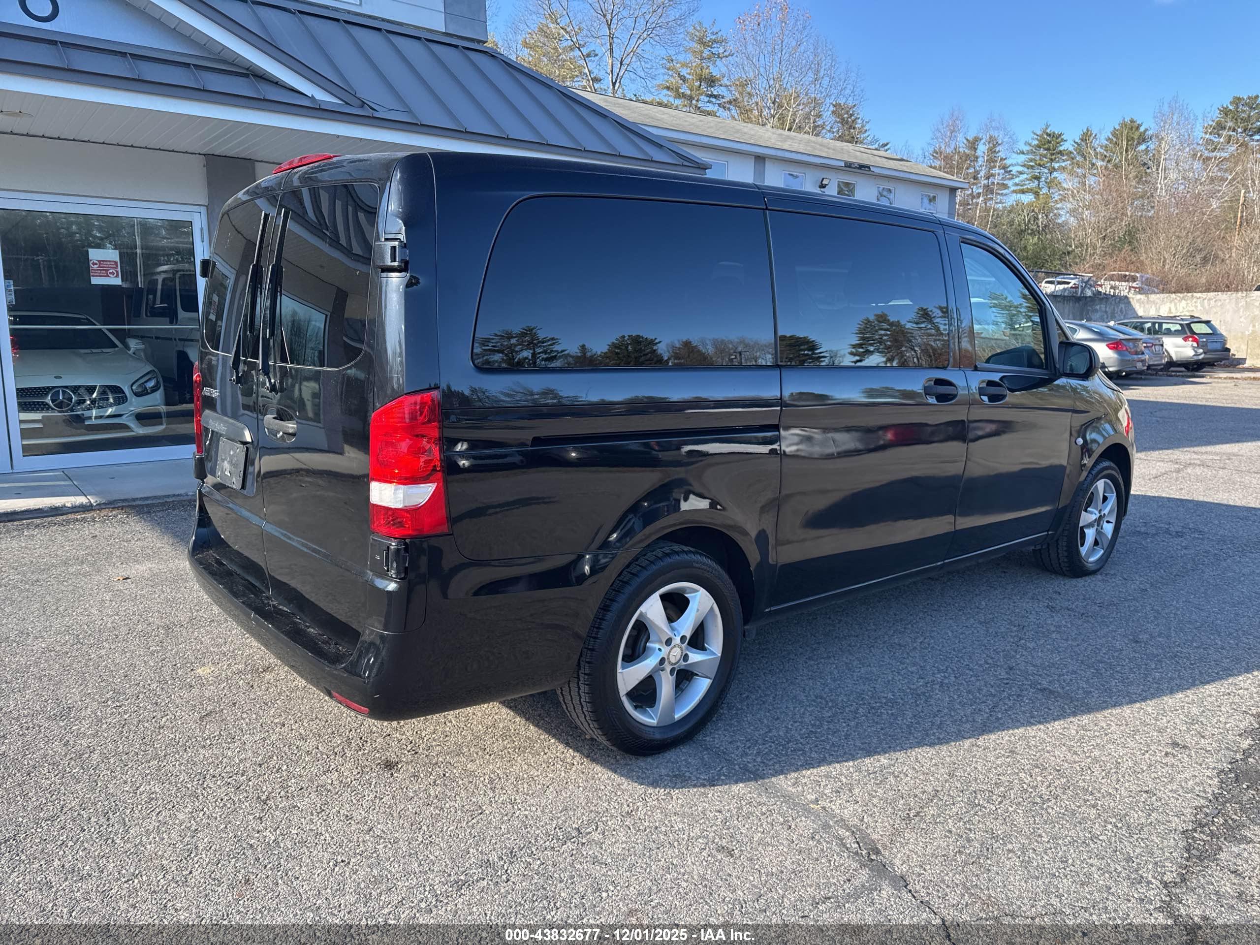 MERCEDES-BENZ METRIS image 4
