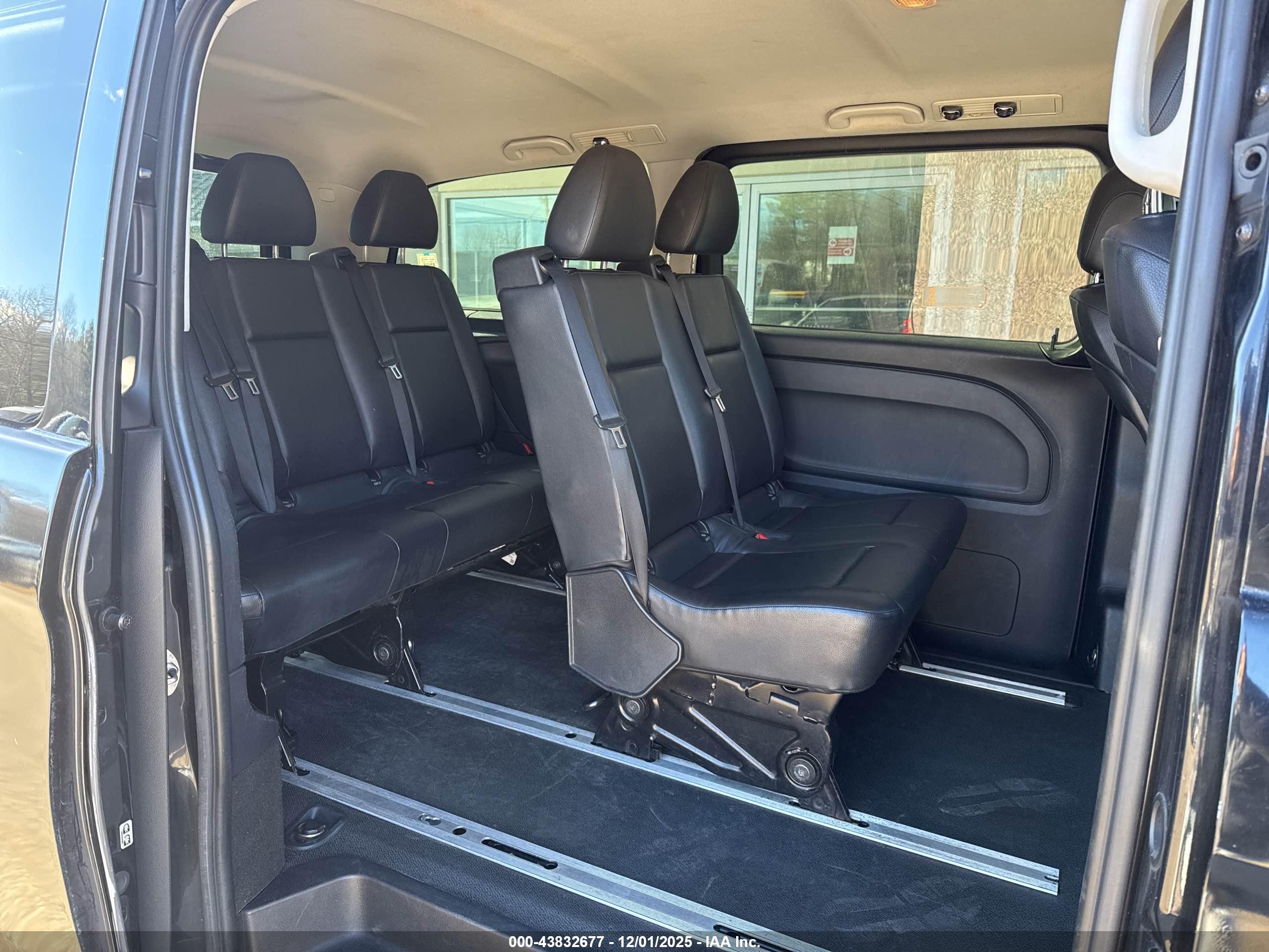 MERCEDES-BENZ METRIS image 8