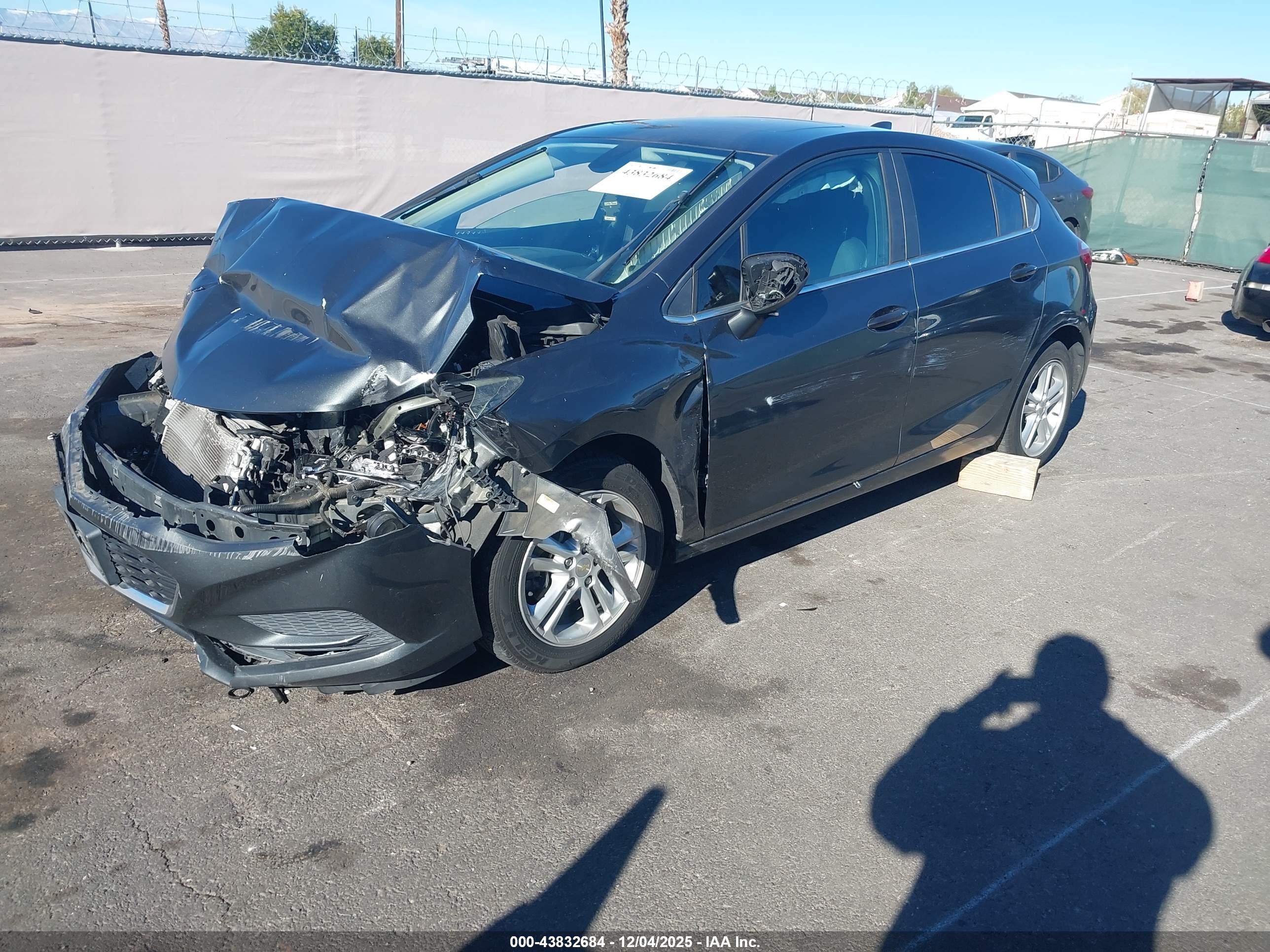 CHEVROLET CRUZE image 2