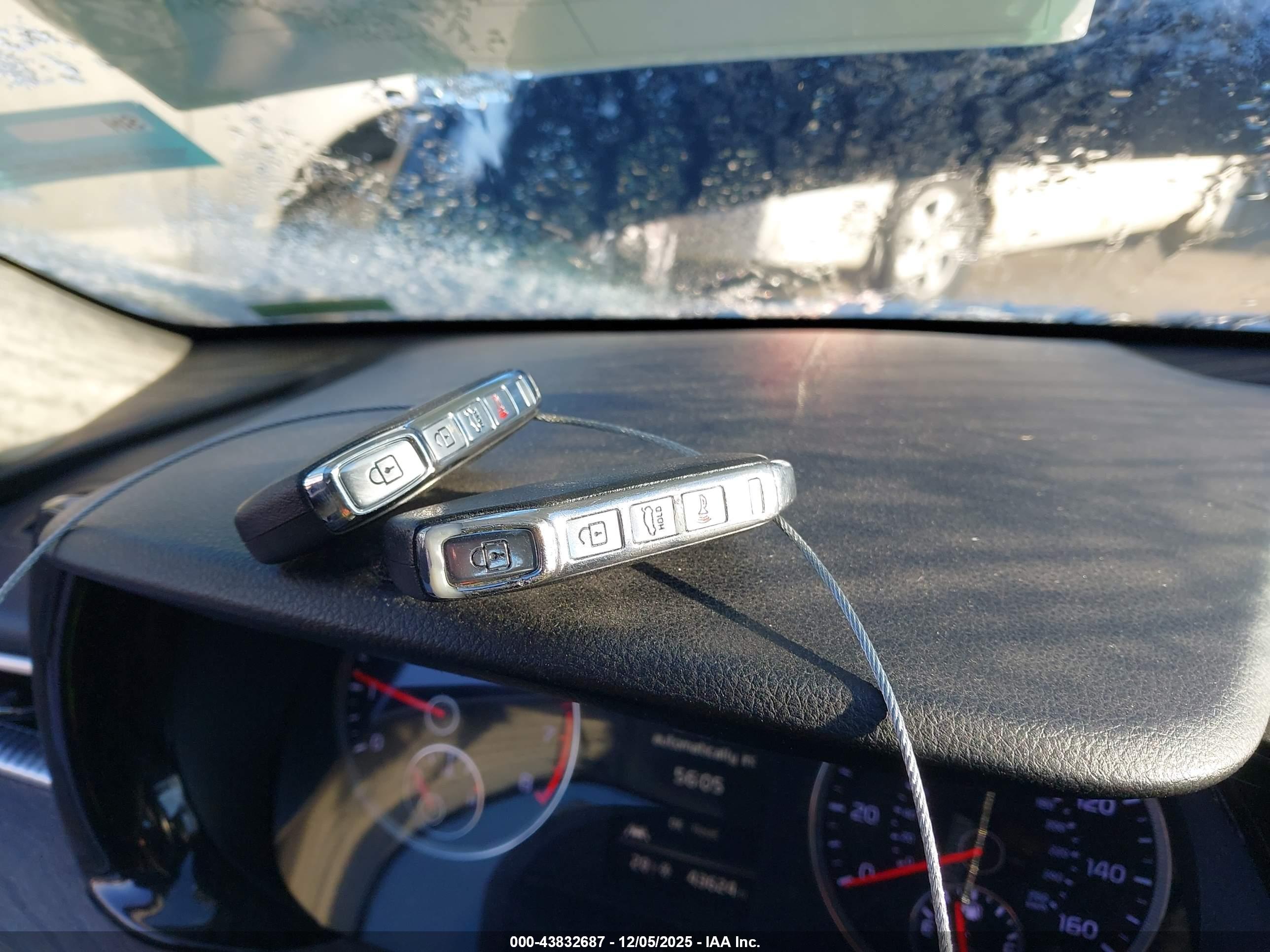 KIA K5 image 11