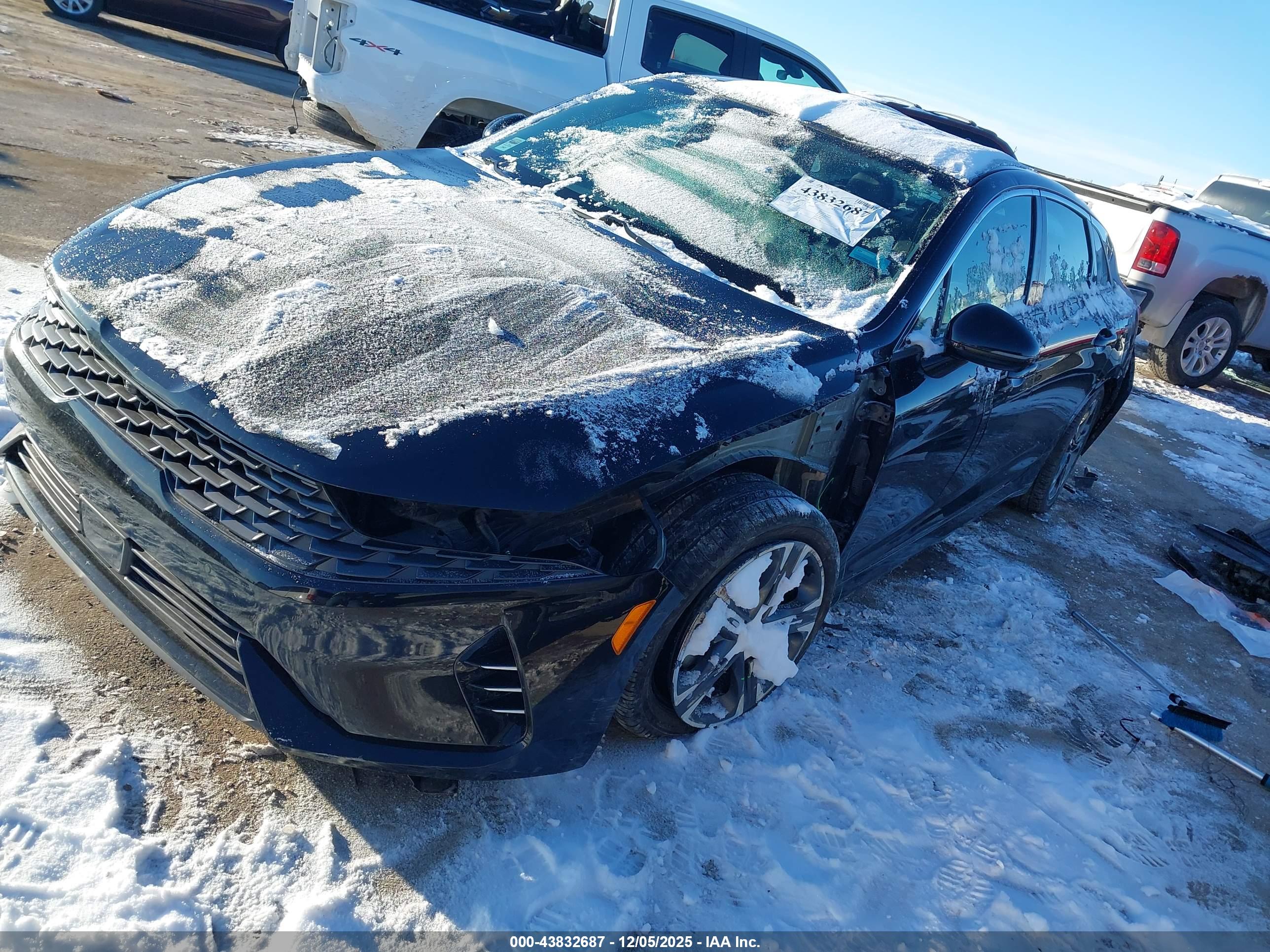 KIA K5 image 2