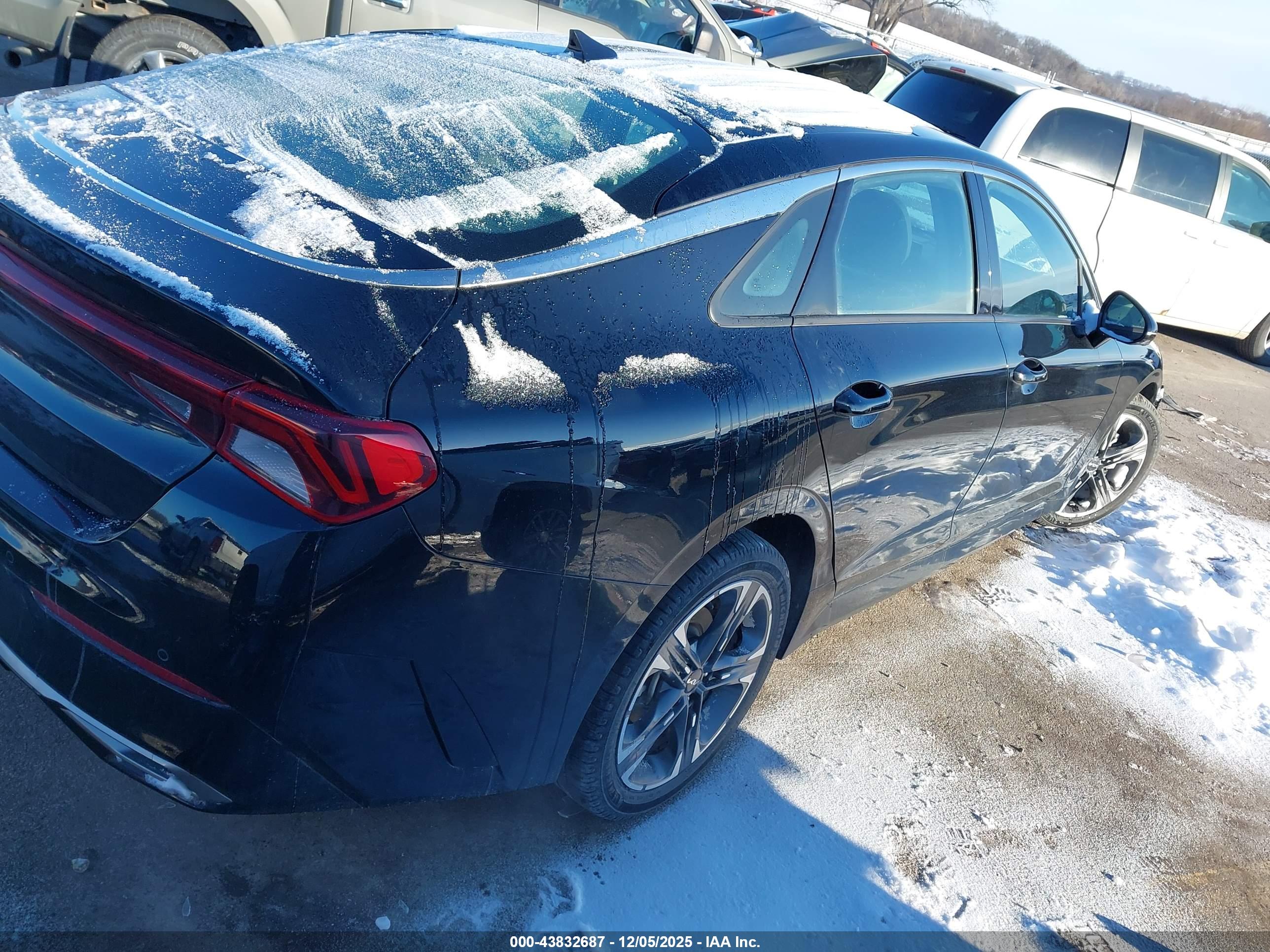 KIA K5 image 4