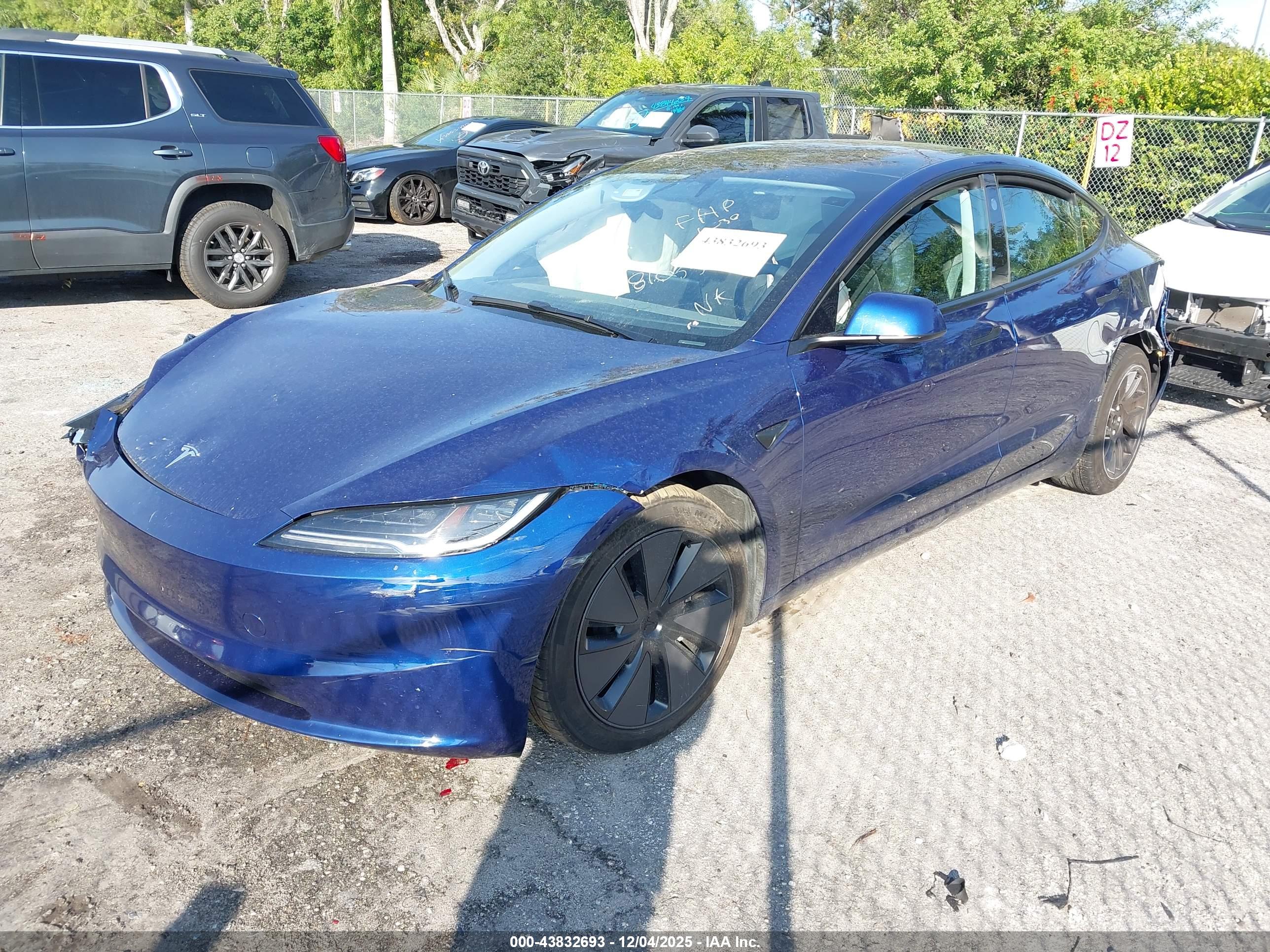 TESLA MODEL image 2
