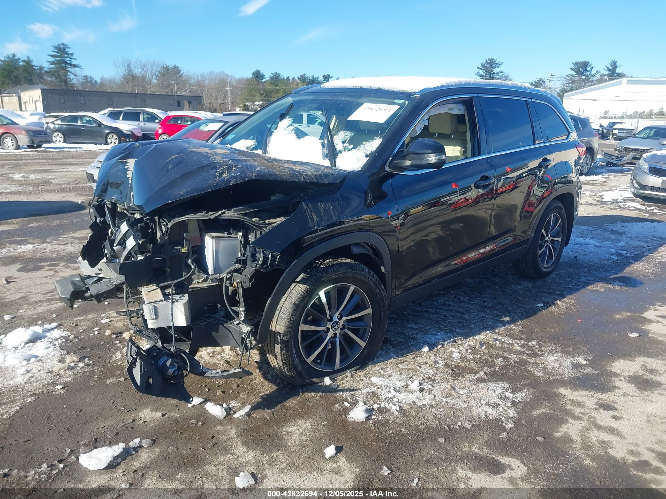 TOYOTA HIGHLANDER image 2