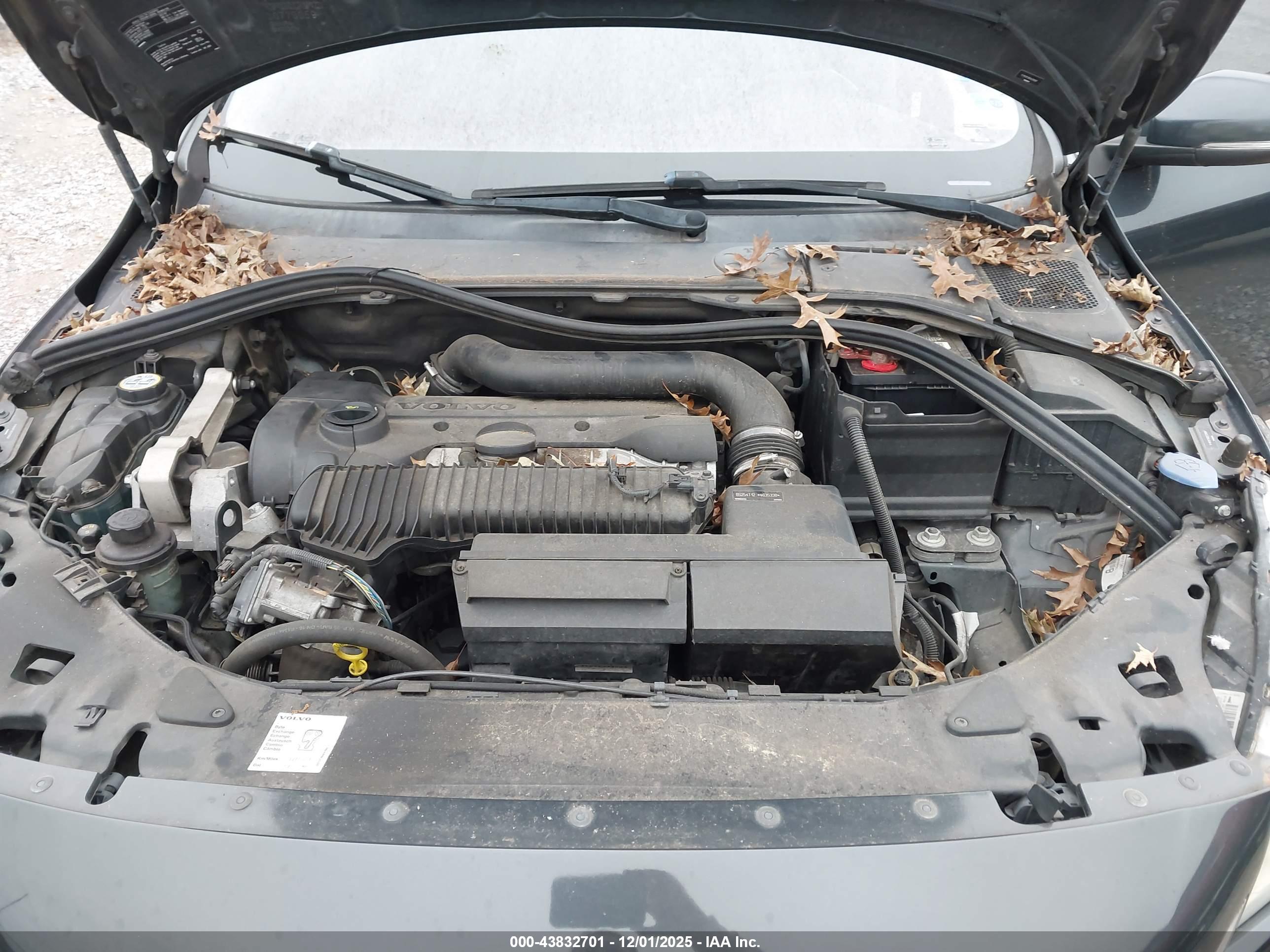 VOLVO S60 image 10