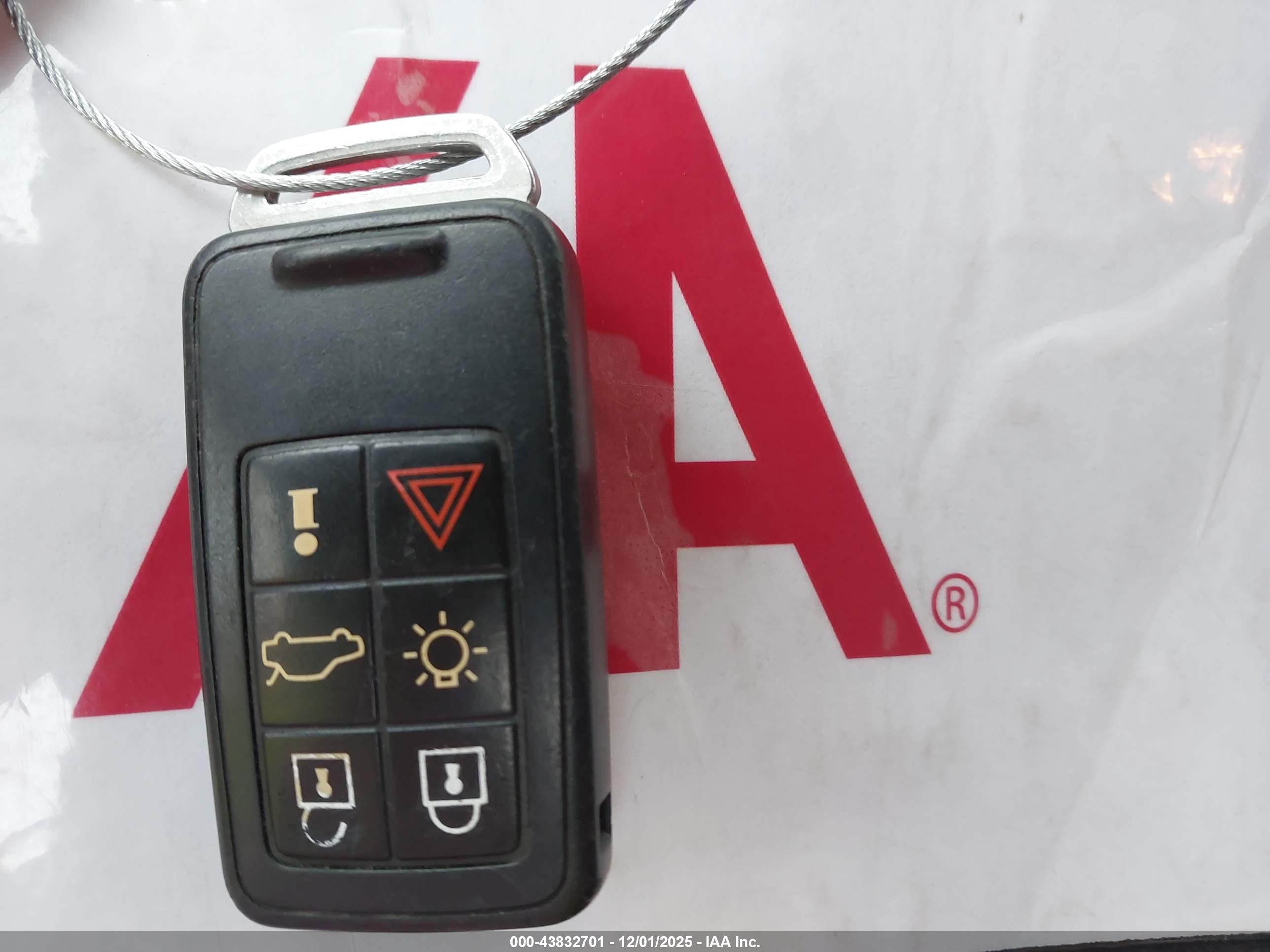 VOLVO S60 image 11