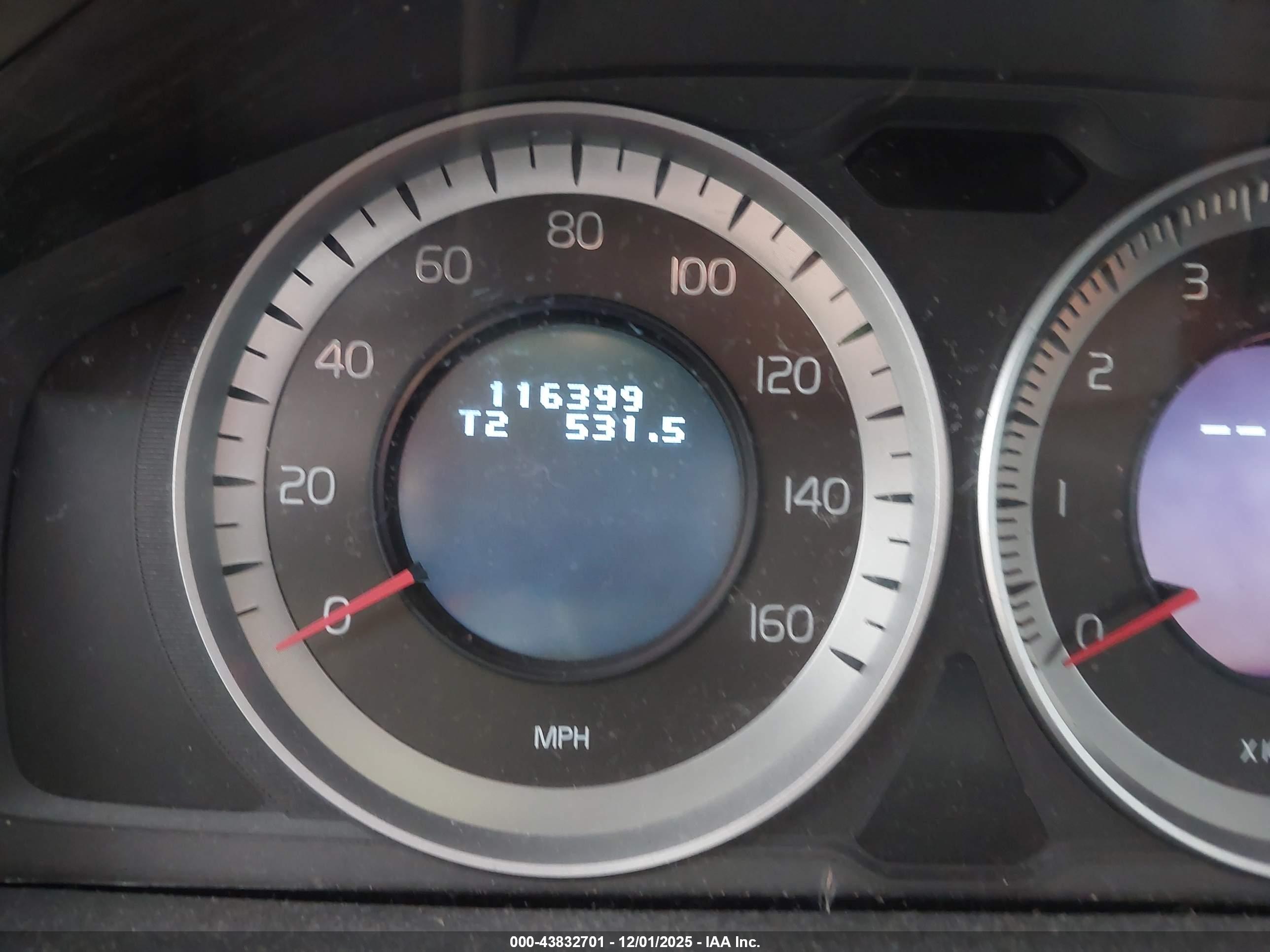 VOLVO S60 image 7