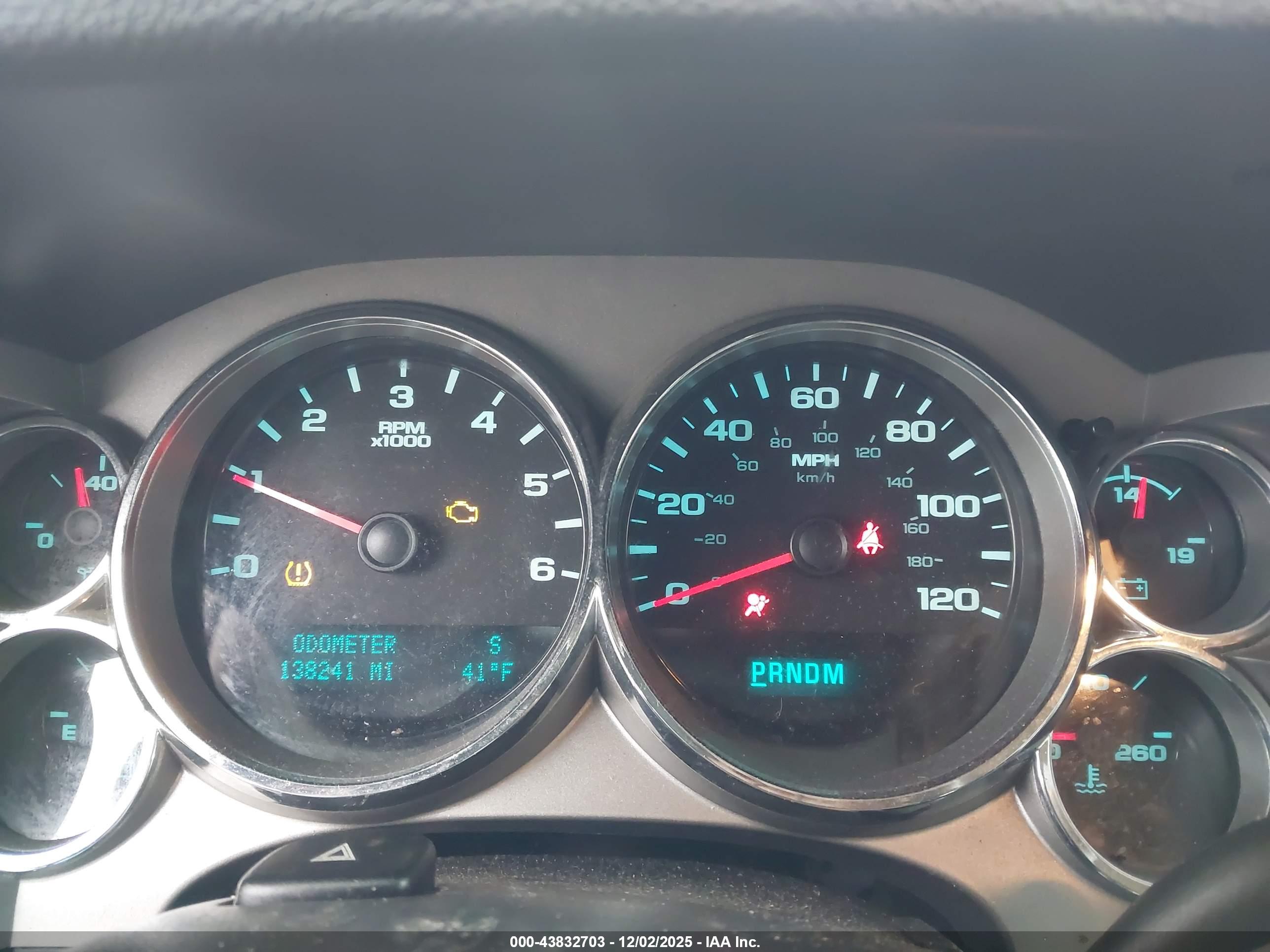 CHEVROLET SILVERADO image 7