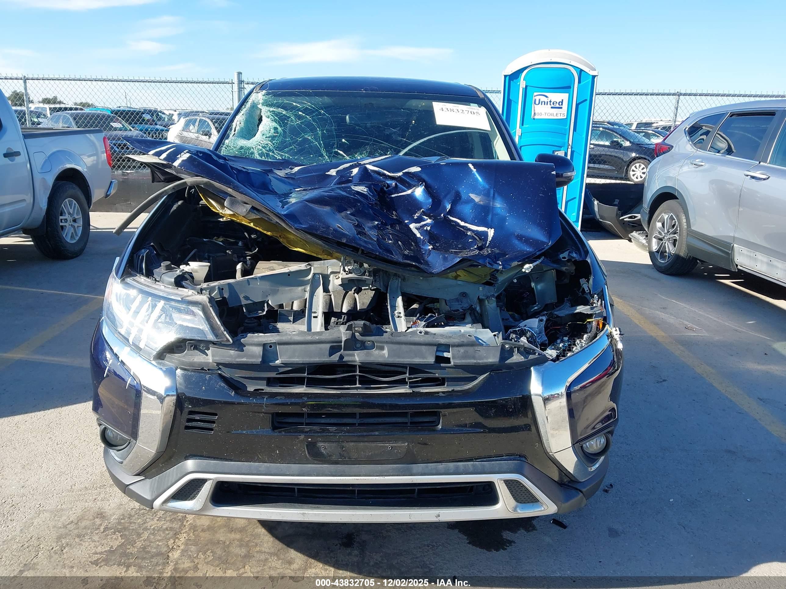 MITSUBISHI OUTLANDER image 6