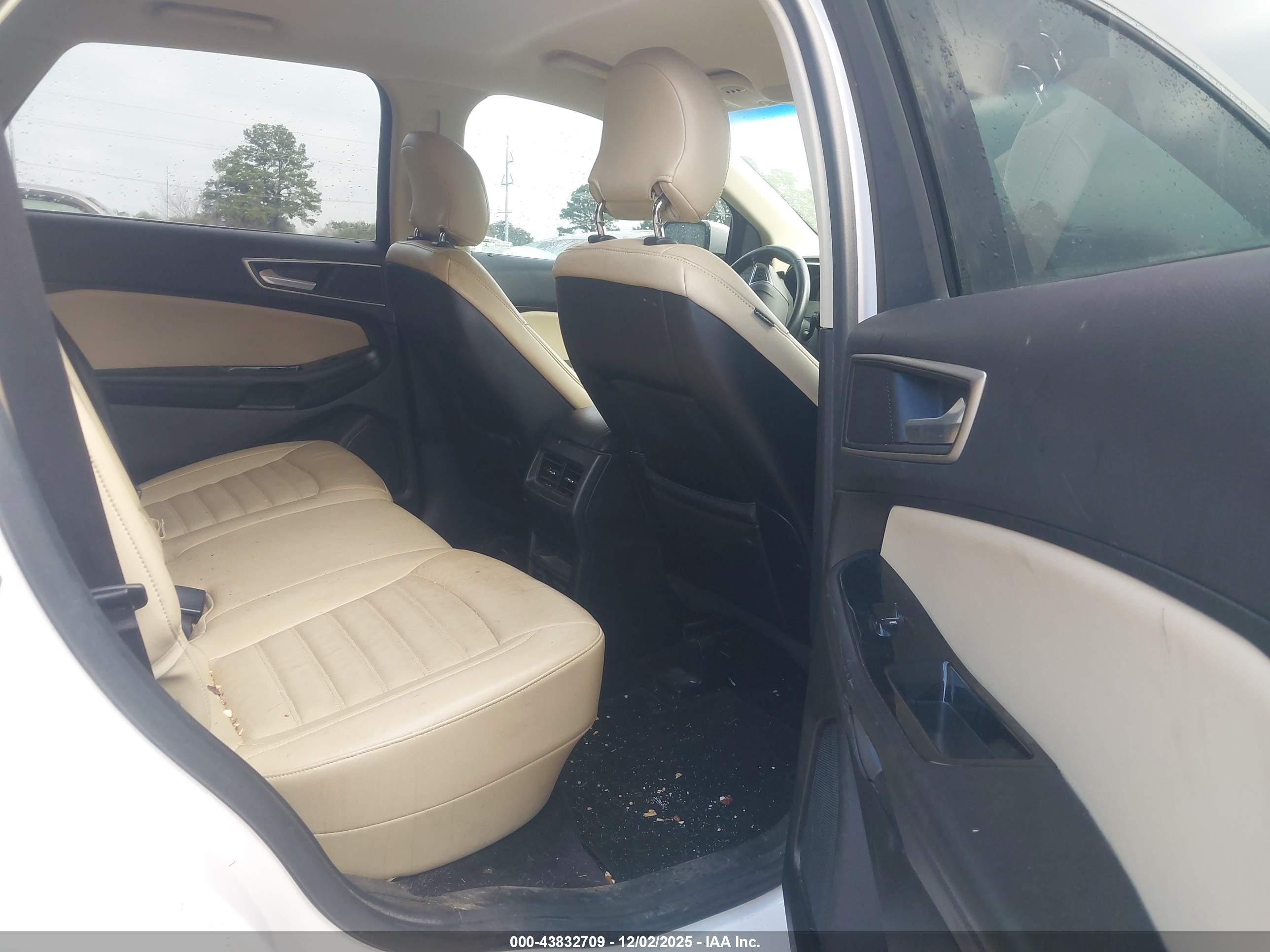 FORD EDGE image 8