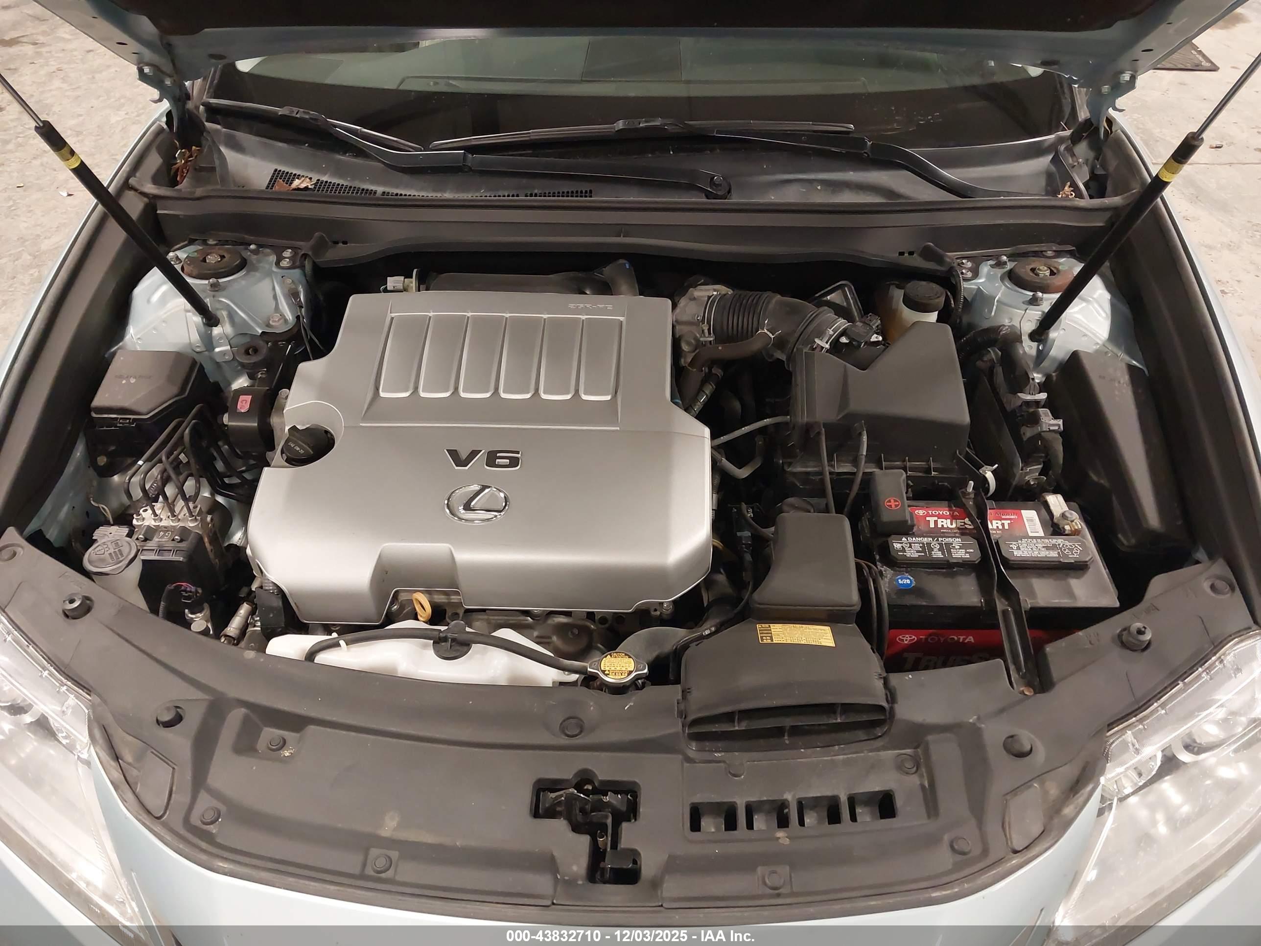 LEXUS ES image 10