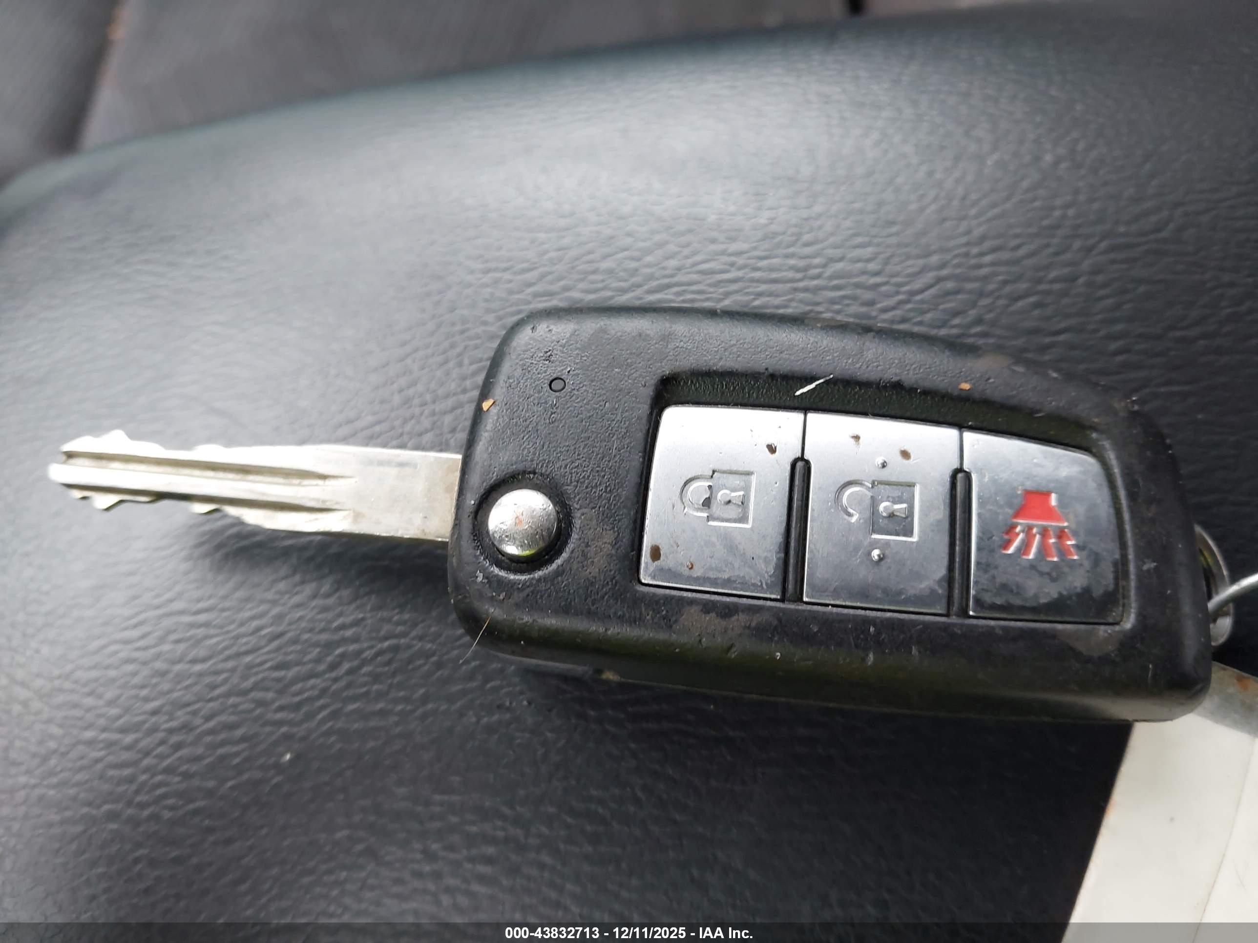 NISSAN ROGUE image 11