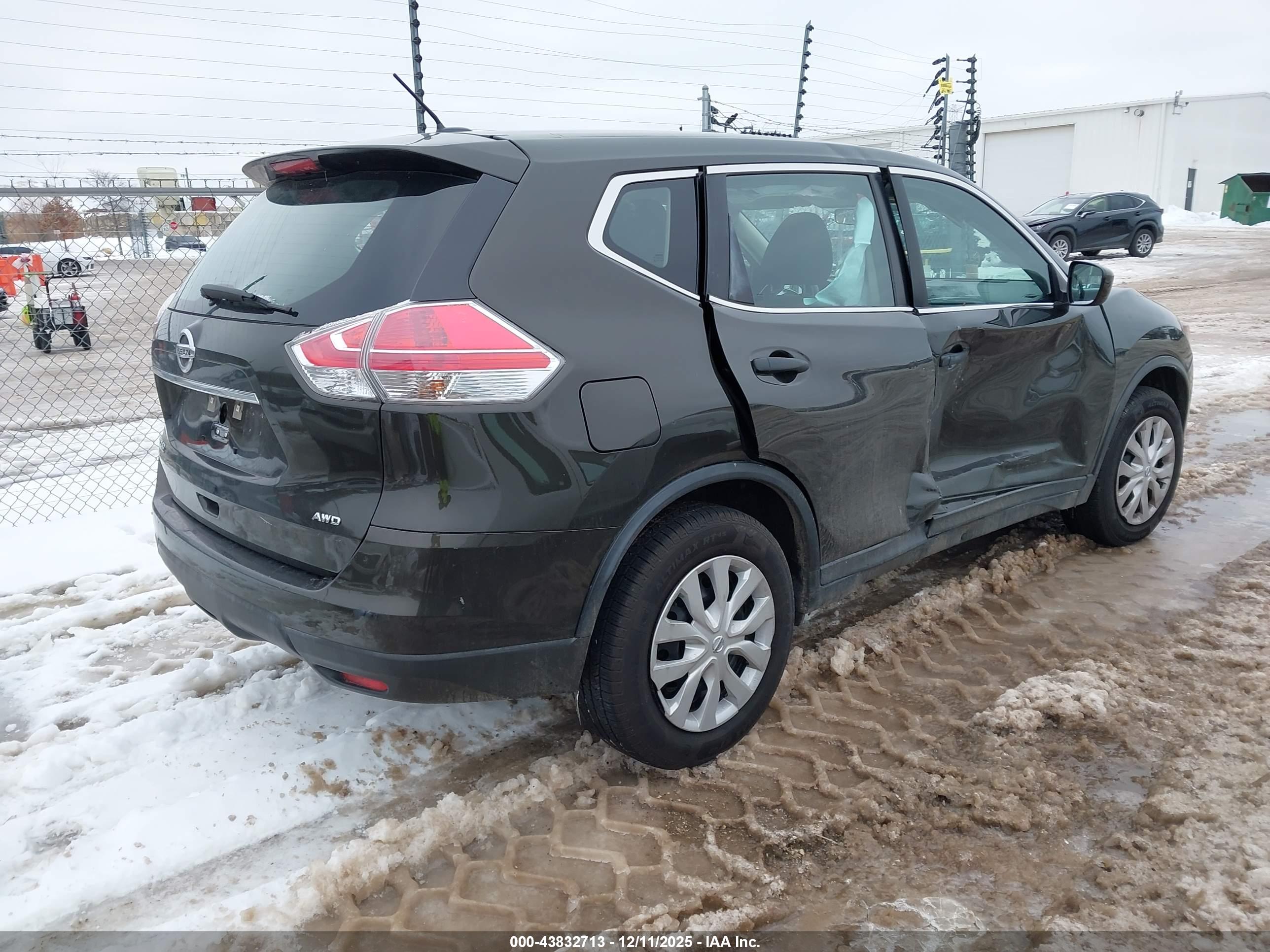 NISSAN ROGUE image 4