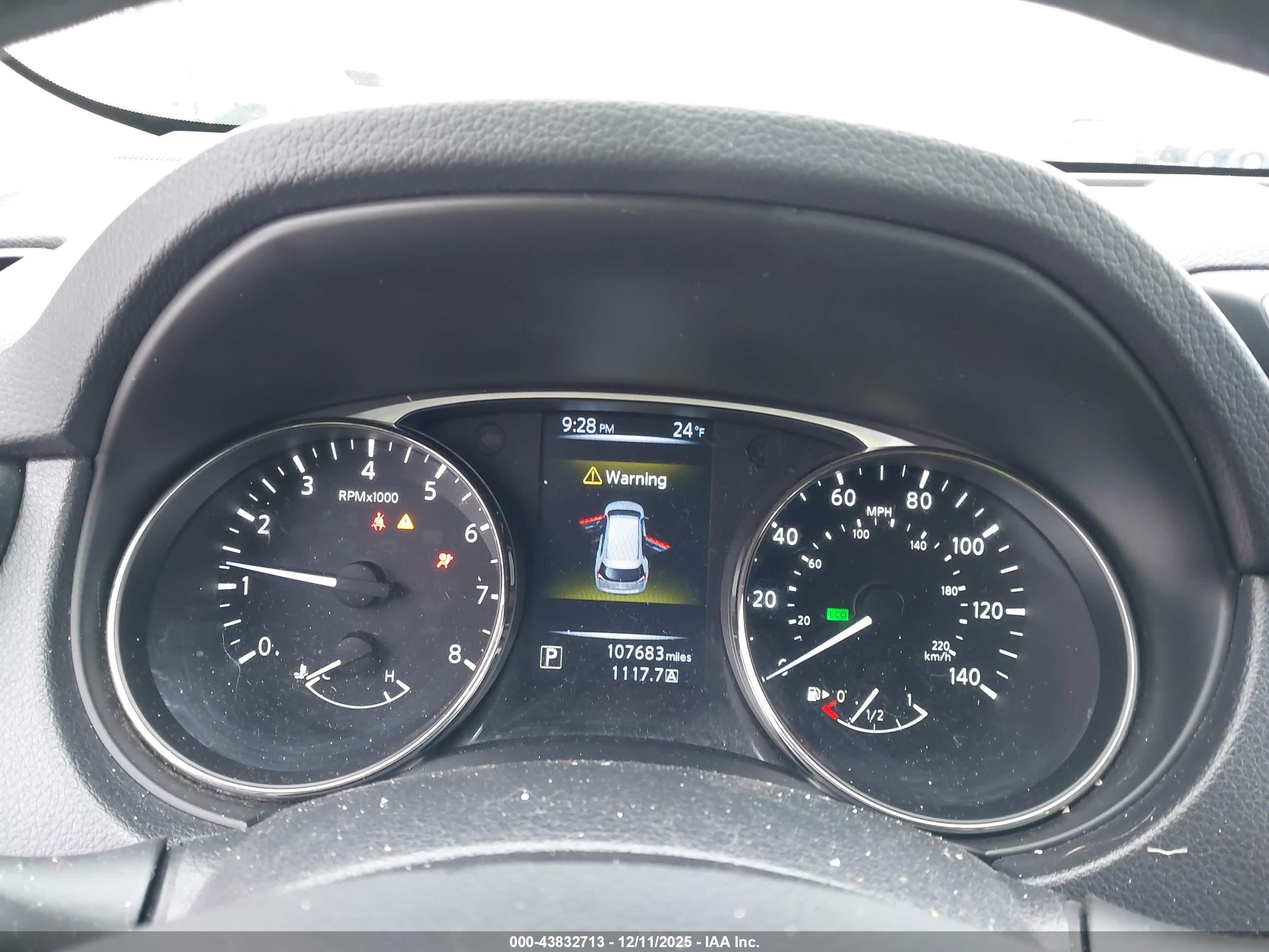 NISSAN ROGUE image 7