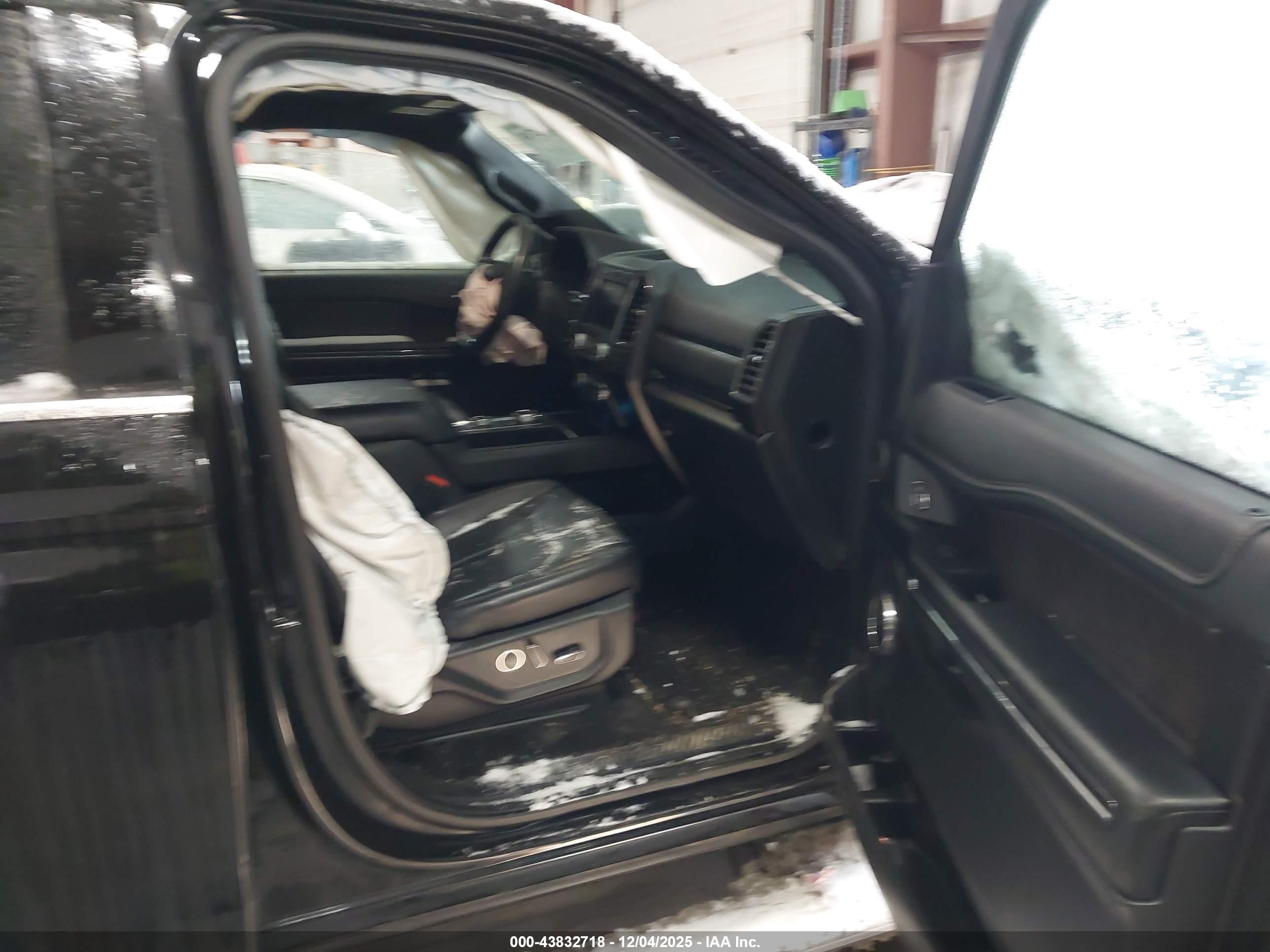 FORD EXPEDITION image 5