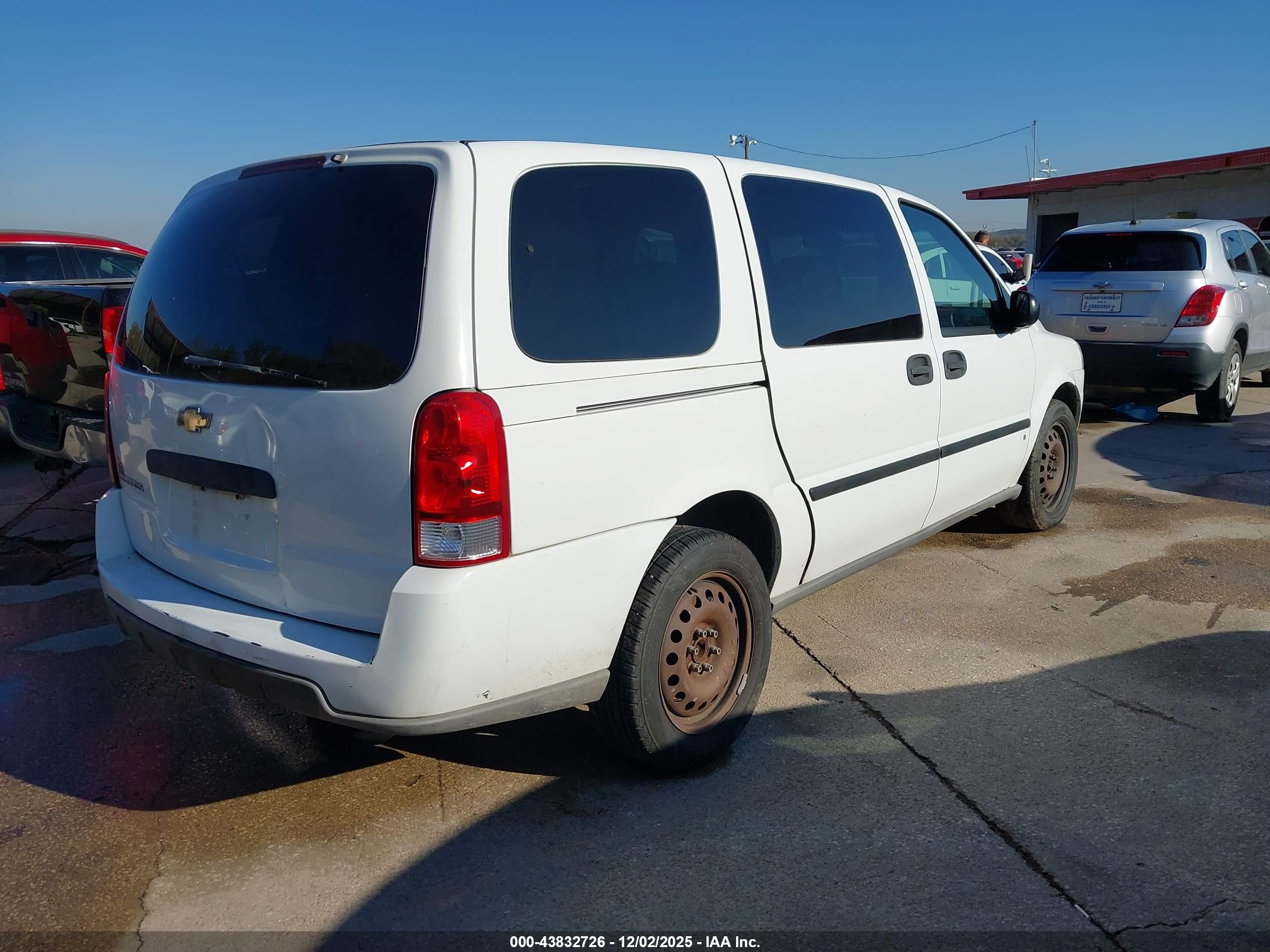 CHEVROLET UPLANDER image 4