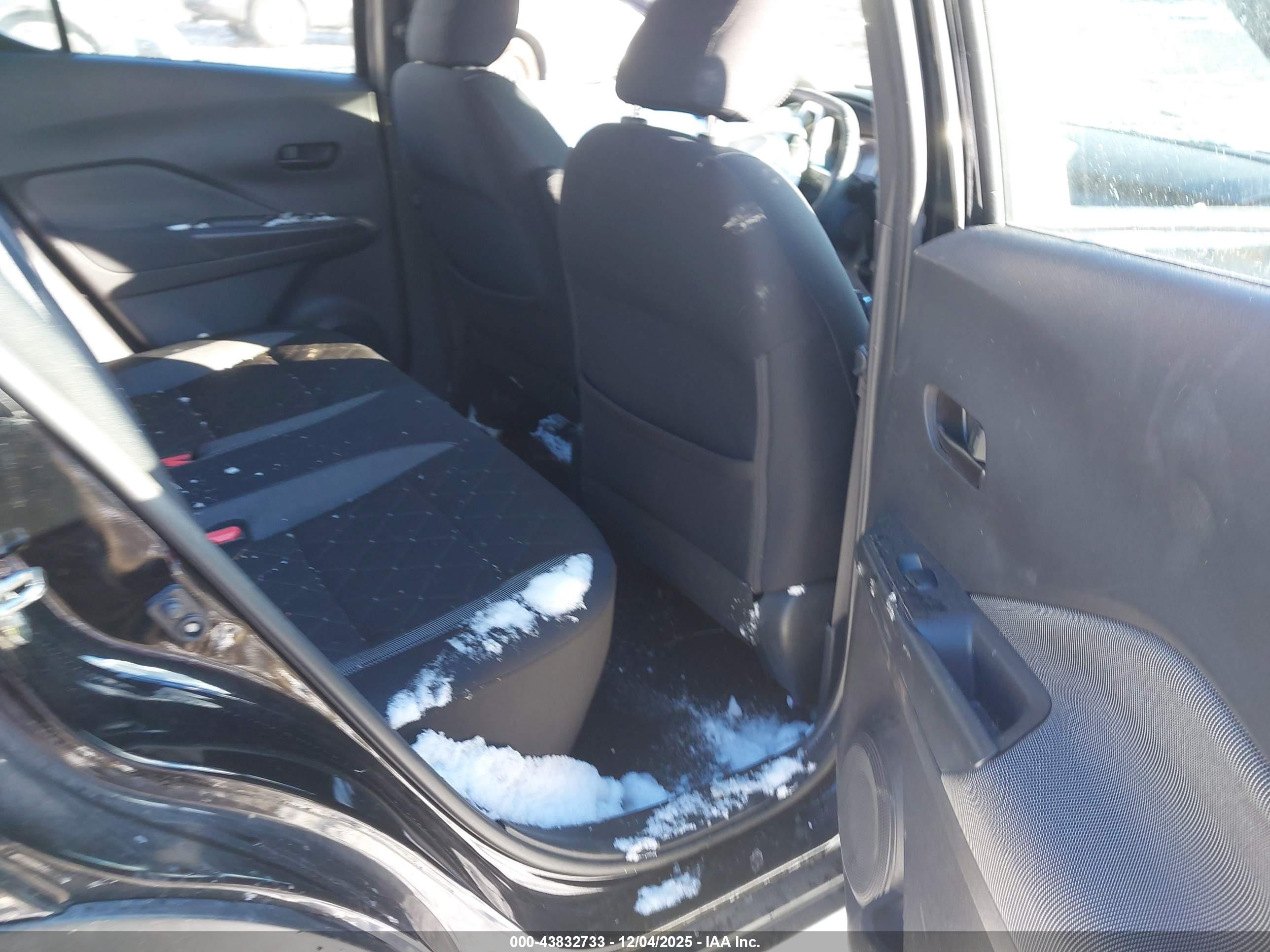 NISSAN KICKS image 8