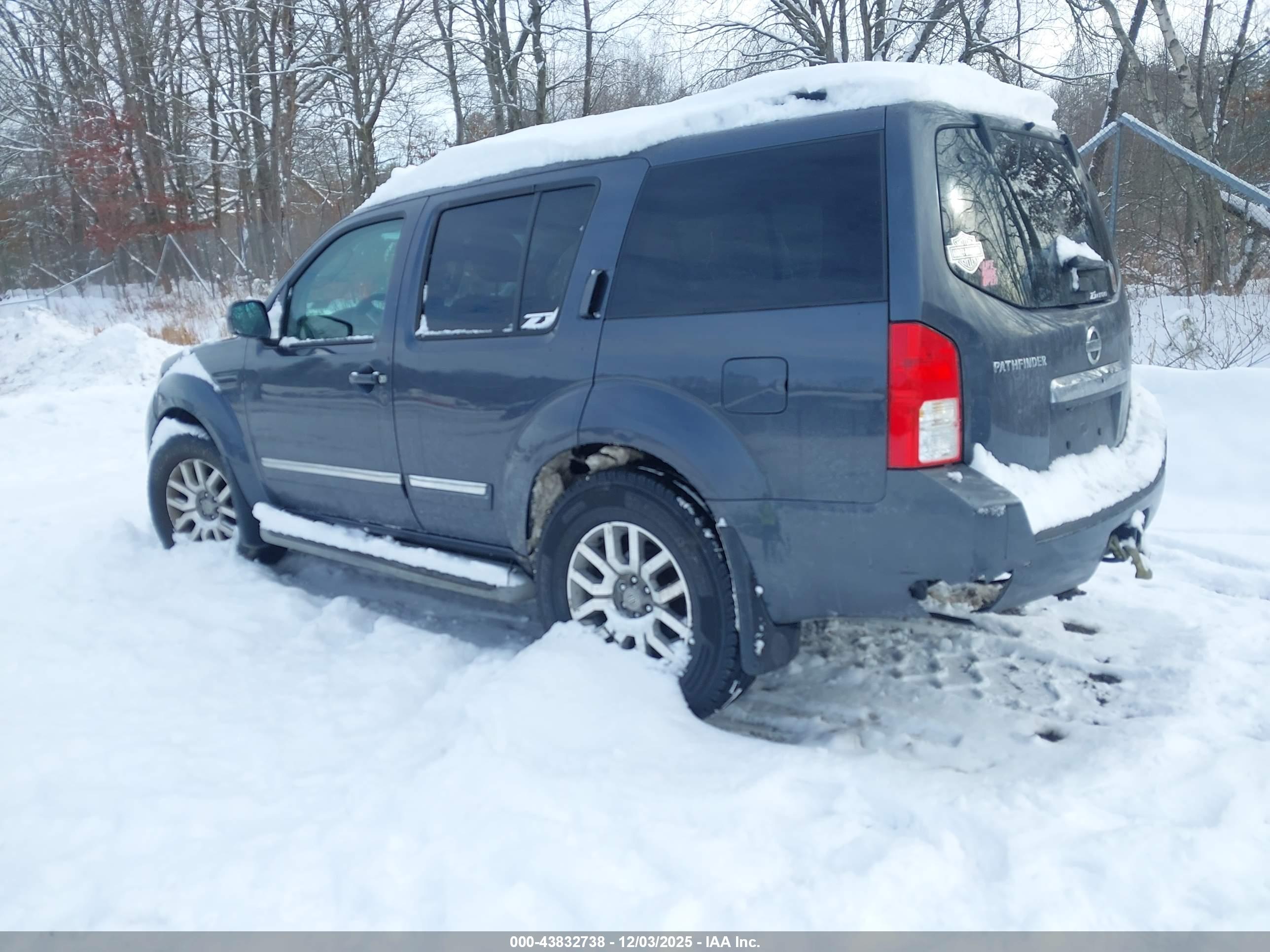 NISSAN PATHFINDER image 3